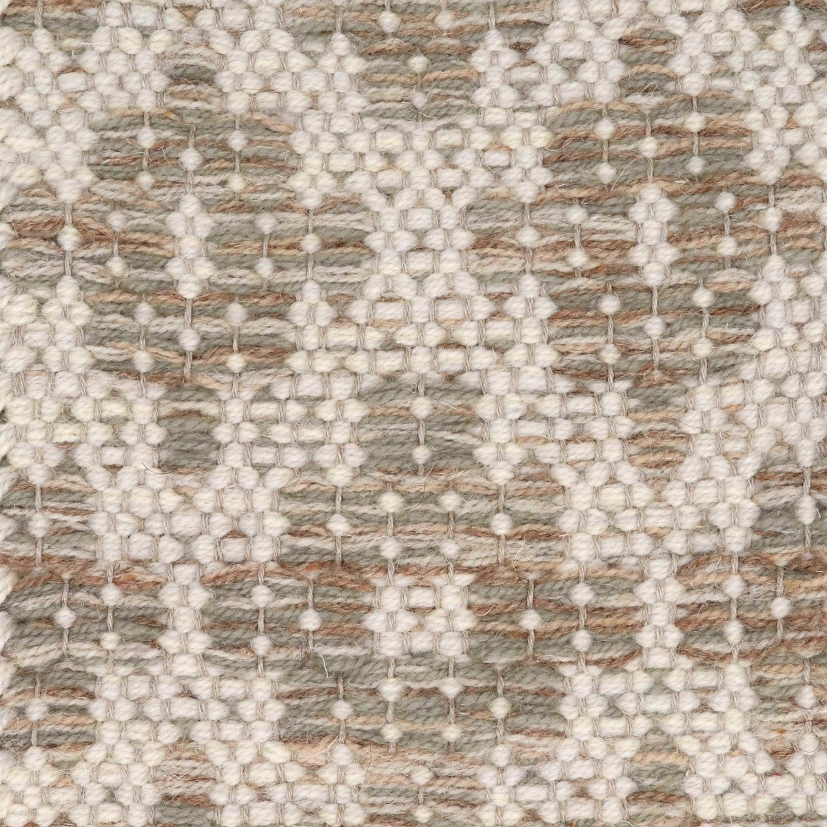 <p>Flower, base white mix 1023, 06; flower beige mix 02, 03, 12, 1011 on the natural yarn</p>