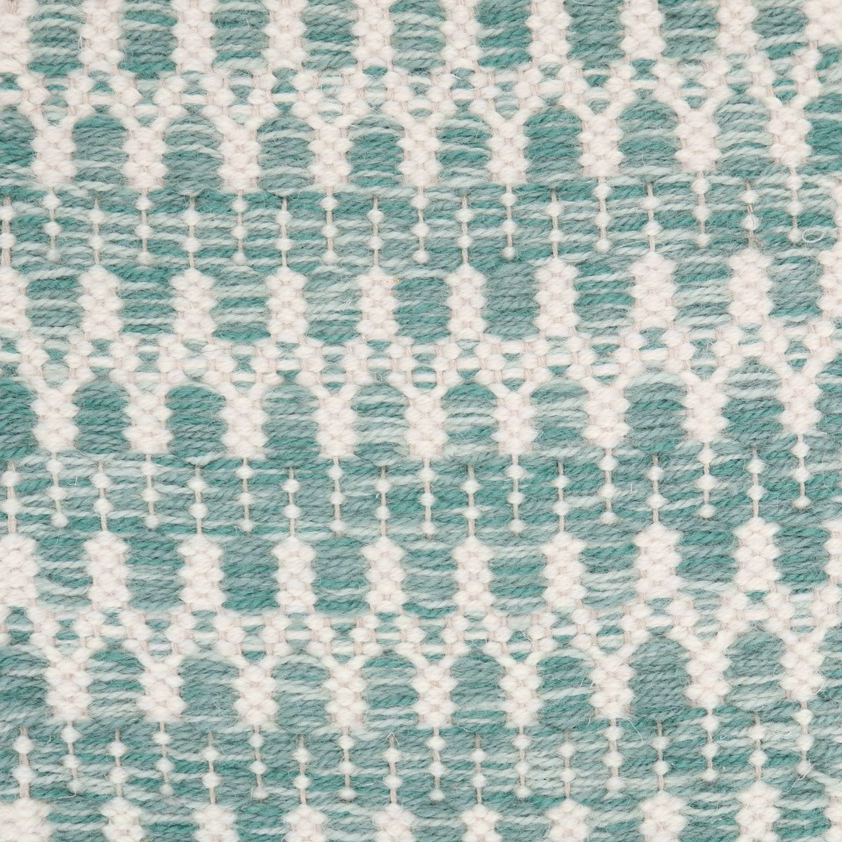 <p>Folk Zig Zag, main juniper 8200, 8235, 8216, inside white 1023, CH044 on the natural yarn</p>