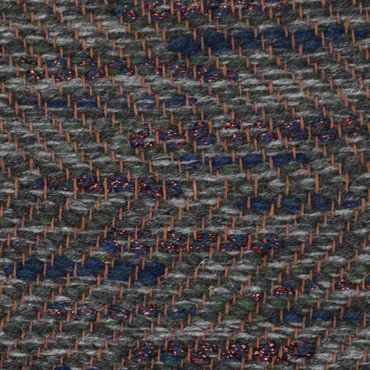 <p>Herringbone, base mix 05, 08, CH017, CH7878, effects in mix CH014, 5027 with bronze lurex in the brown yarn</p>