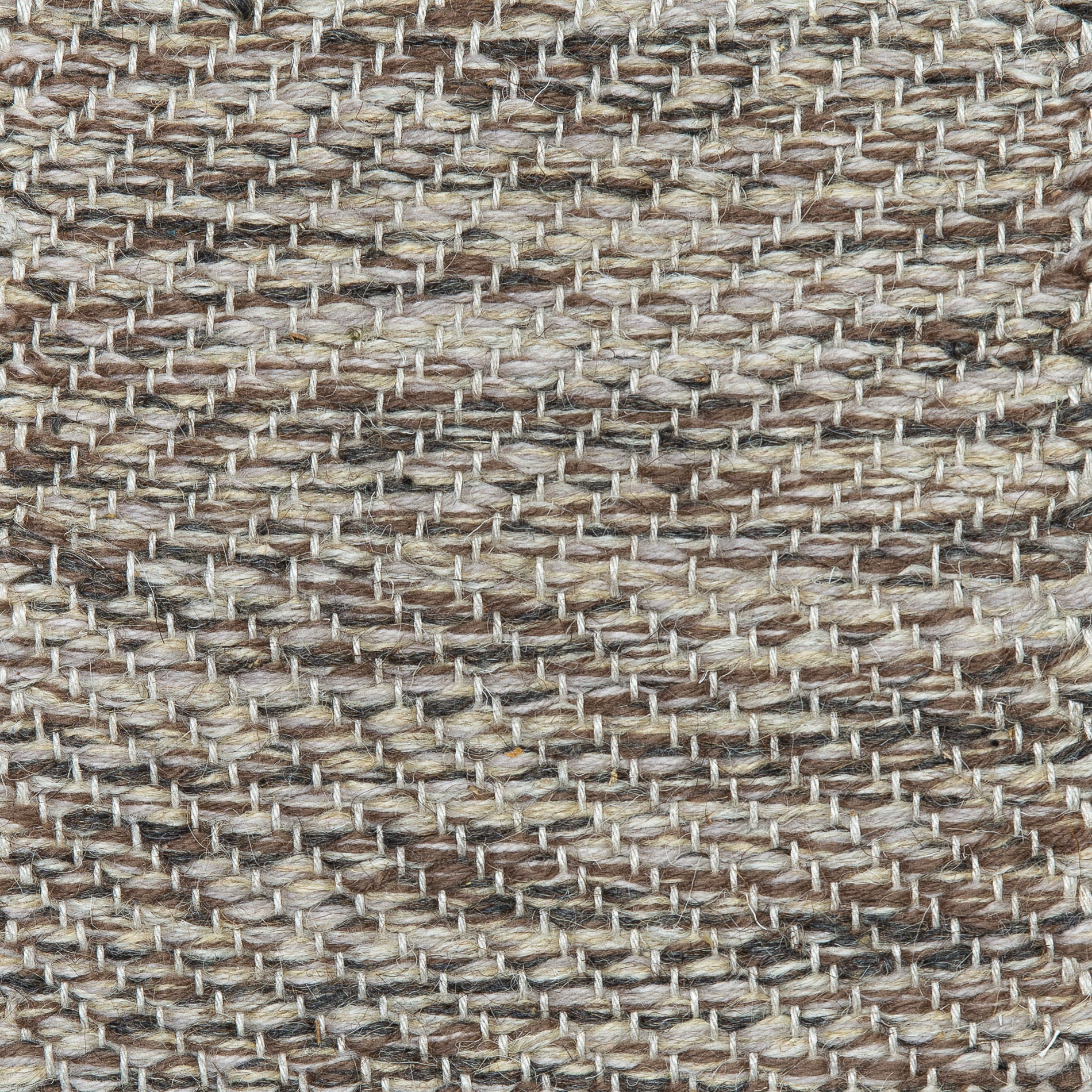 <p>Herringbone, beige mix 6017, 17, 1011, 1008, 12, 03 on the natural yarn</p>