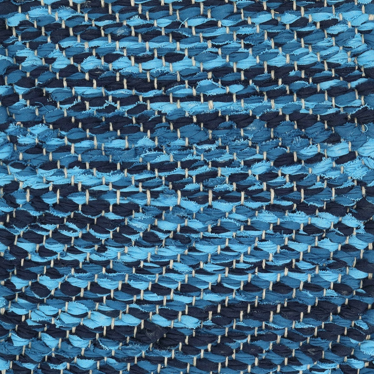 <p>Herringbone, blue mix 519, 527, 534 on the natural yarn</p>