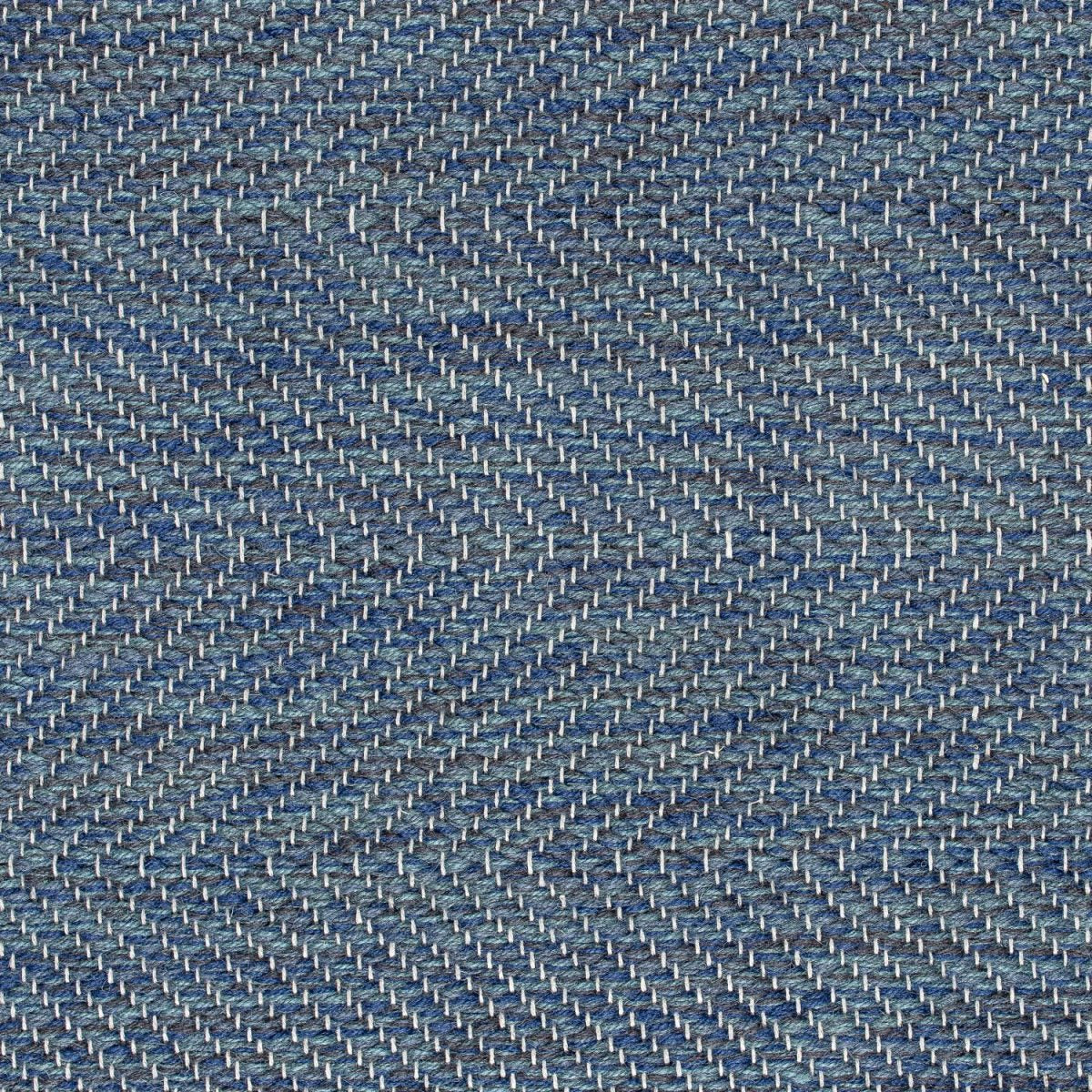 <p>Herringbone, blue mix CH3424, 6020, 5027, 504, stripe in the end red 6037 on the natural yarn</p>