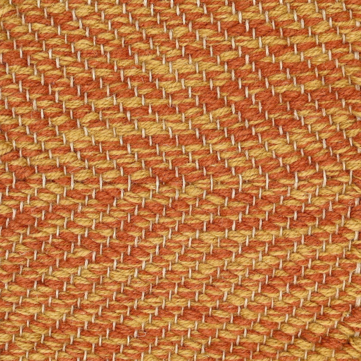 <p>Herringbone, meriglod mix 6004, 6008 on the natural yarn</p>