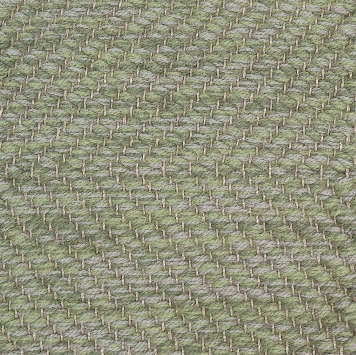 <p>Herringbone, green mix 1009, 1025, 4015 on the natural yarn</p>