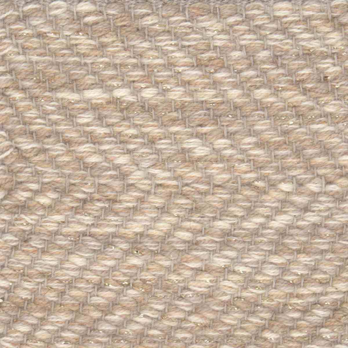 <p>Herringbone, in mix 06 (25%); 03(25%); 6040( 25%); CH1207 (20%), 07 (5% effects); 03(x1) with light gold lurex on the natural yarn</p>