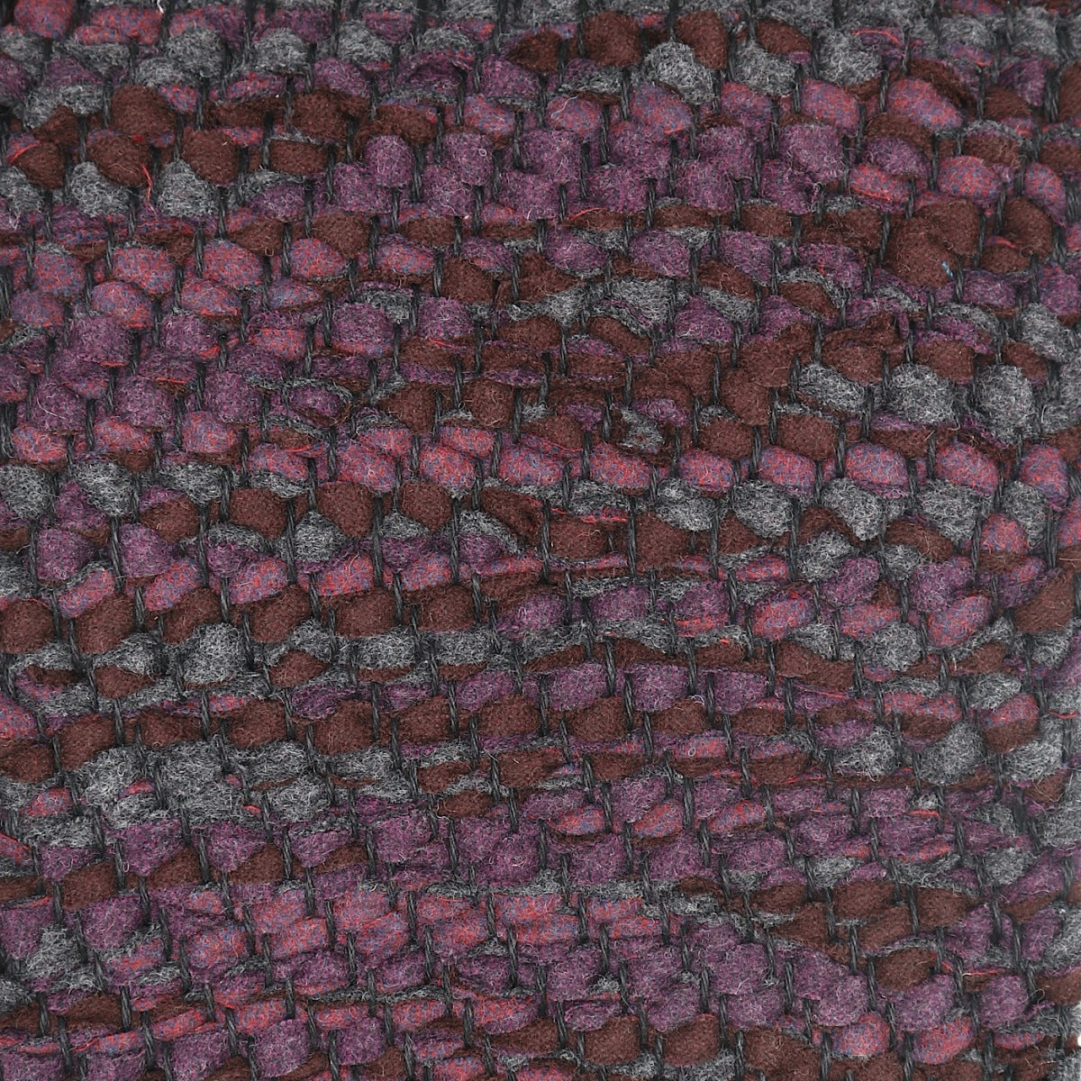 <p>Herringbone, mix of 0443, 0429, 0495, 0199 on the black yarn</p>