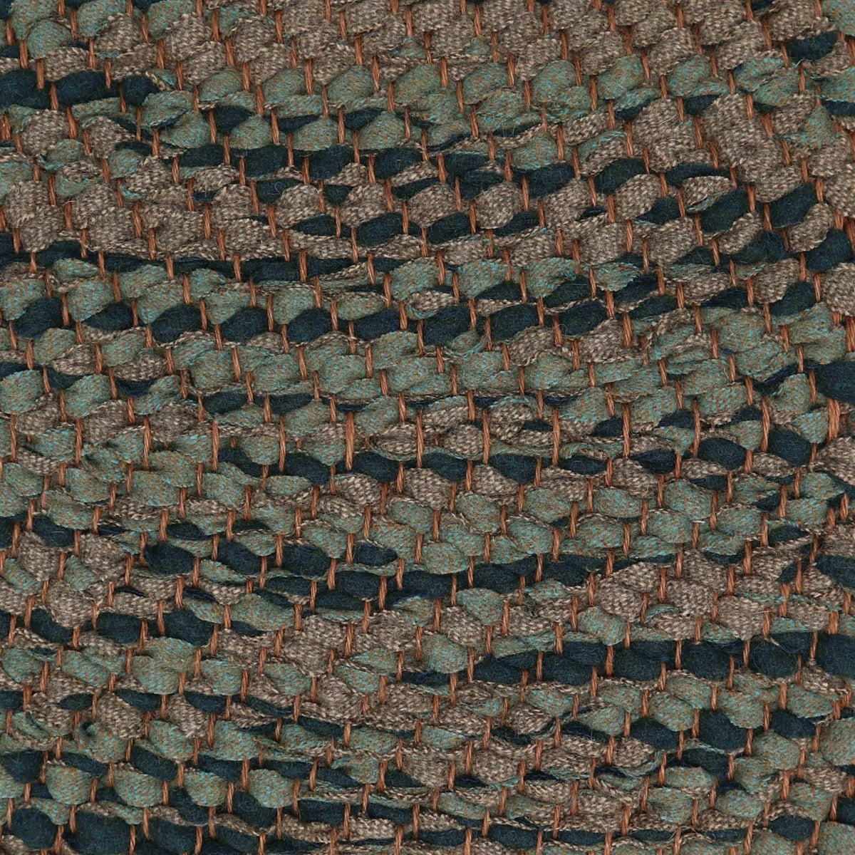 <p>Herringbone, mix of 0541, 0542, 0523 on the brown yarn</p>