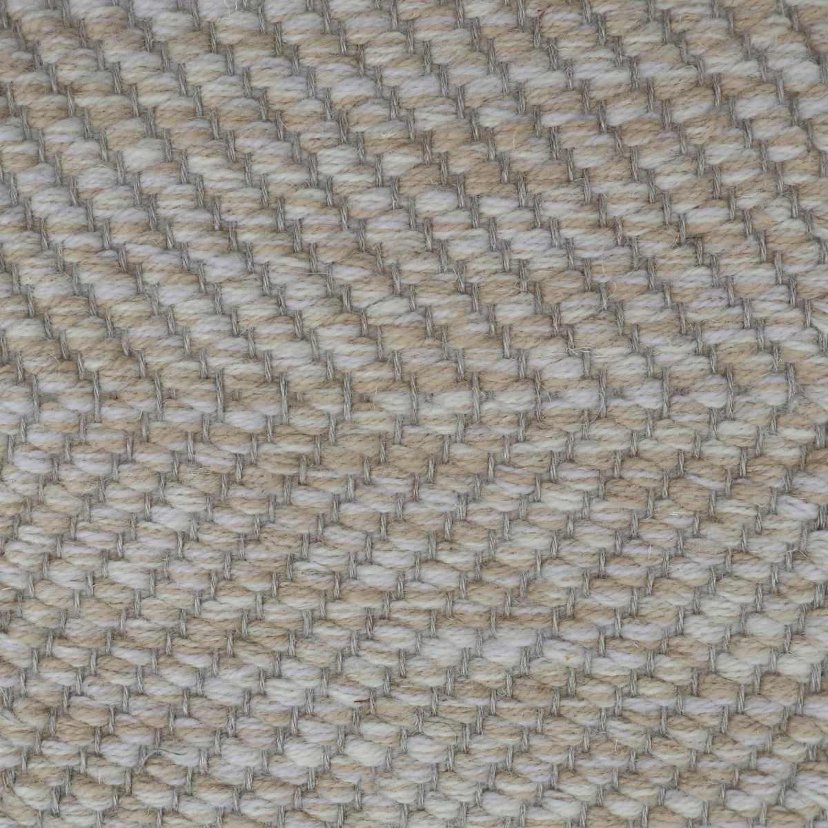<p>Herringbone, mix of 06, 1023, 07, 6039 on the natural yarn</p>