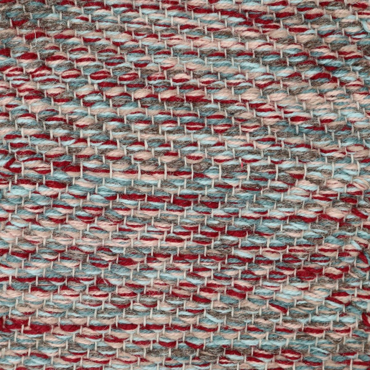 <p>Herringbone, mix of 17, 6018, CH3424, CH4400, 3015, 8108 on the natural yarn</p>