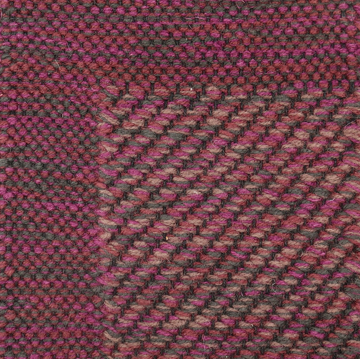 <p>Herringbone (no turn) with Single Weave Frame, base CH5226, 8036 , 6005, CH7878, frame CH5226, 8036, CH7878 on the black yarn</p>
