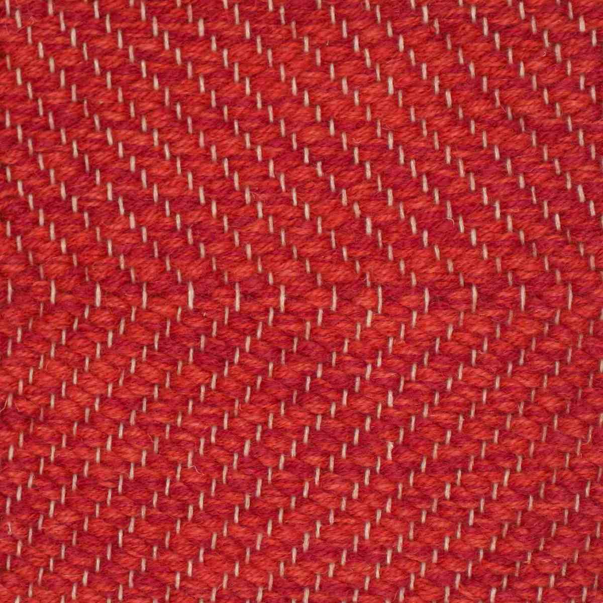 <p>Herringbone, red mix 8154, 8153, 3011 on the natural yarn</p>