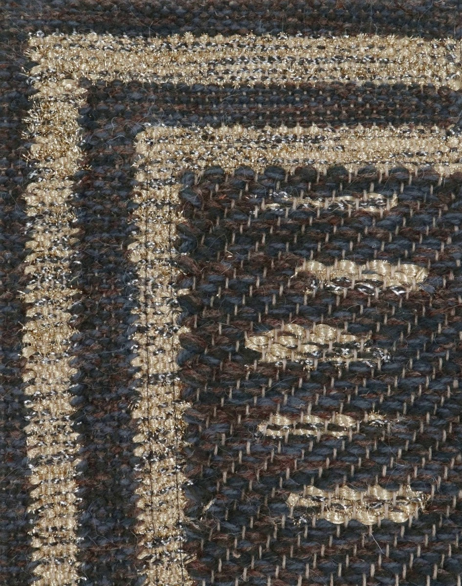 <p>Herringbone with Single Weave Frame, base black mix 8053, CH7878, 17, 6020; frame and effects in mix of Gold Brocade and silver lurex 05 on the natural yarn</p>