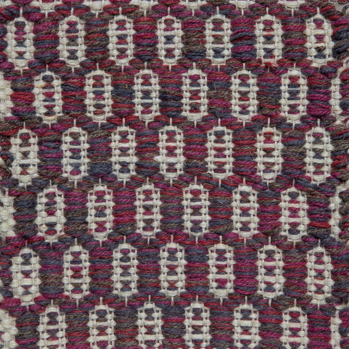 <p>Honeycomb, main mix of 17, 8053, 1005, 6037, 7004, inside 1023, 6023 on the natural yarn</p>
