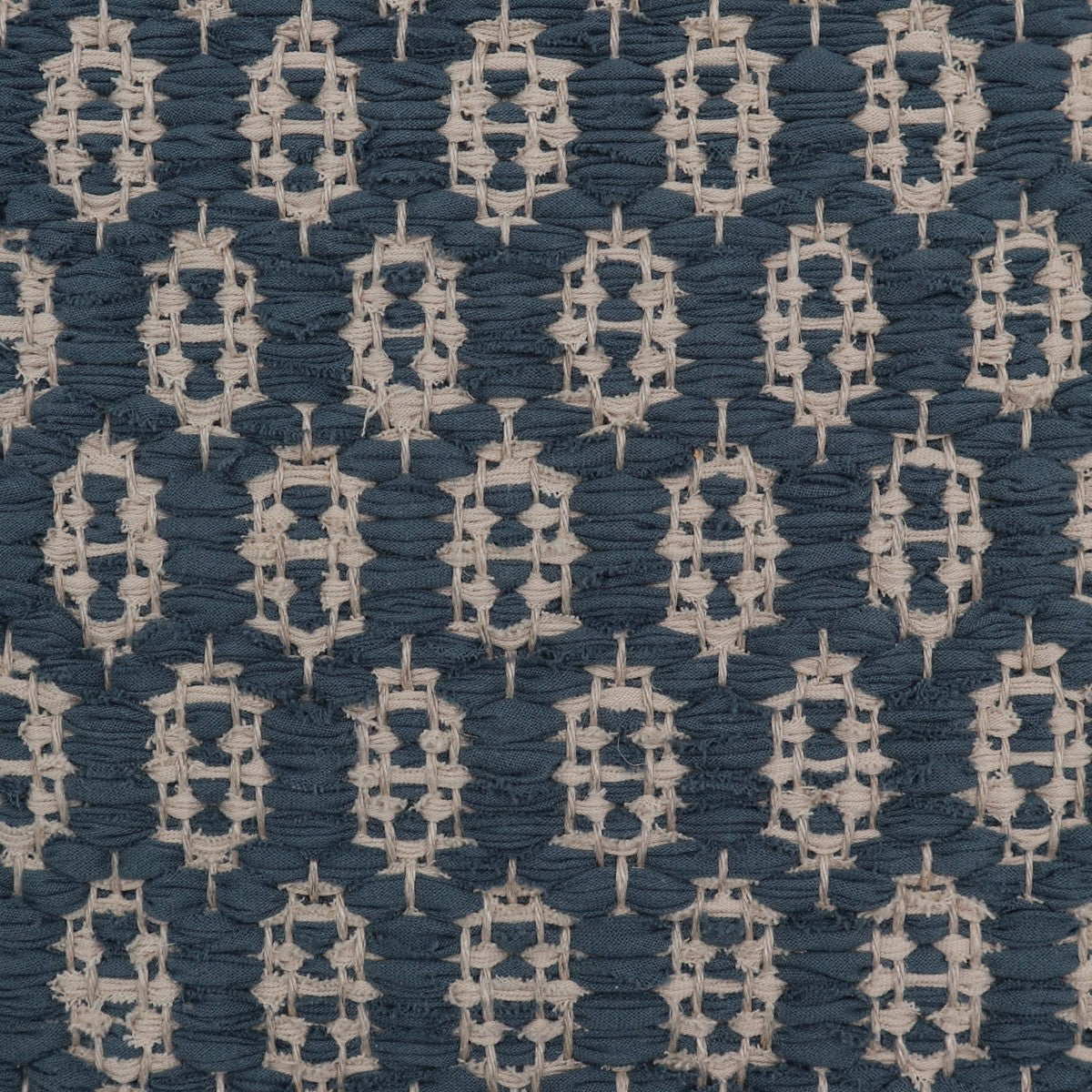 <p>Honeycombs, main blue-grey 169, inside beige 2200 on the natural yarn</p>