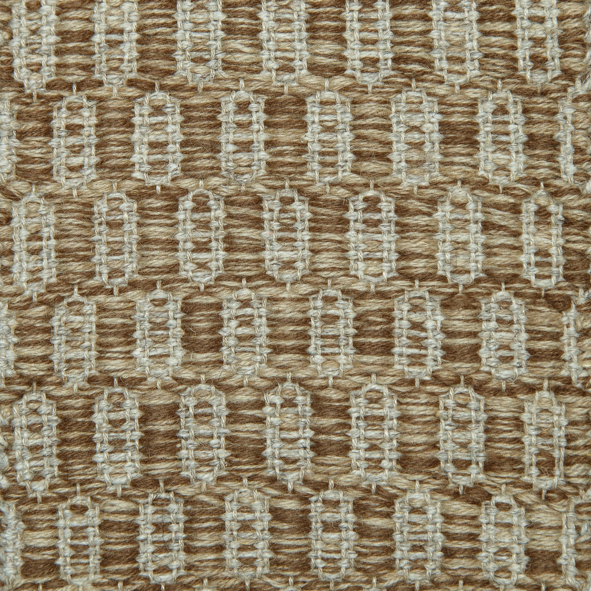 <p>Honeycombs, main tobacco mix 6014, 6017, inside light grey 12 on the natural yarn</p>