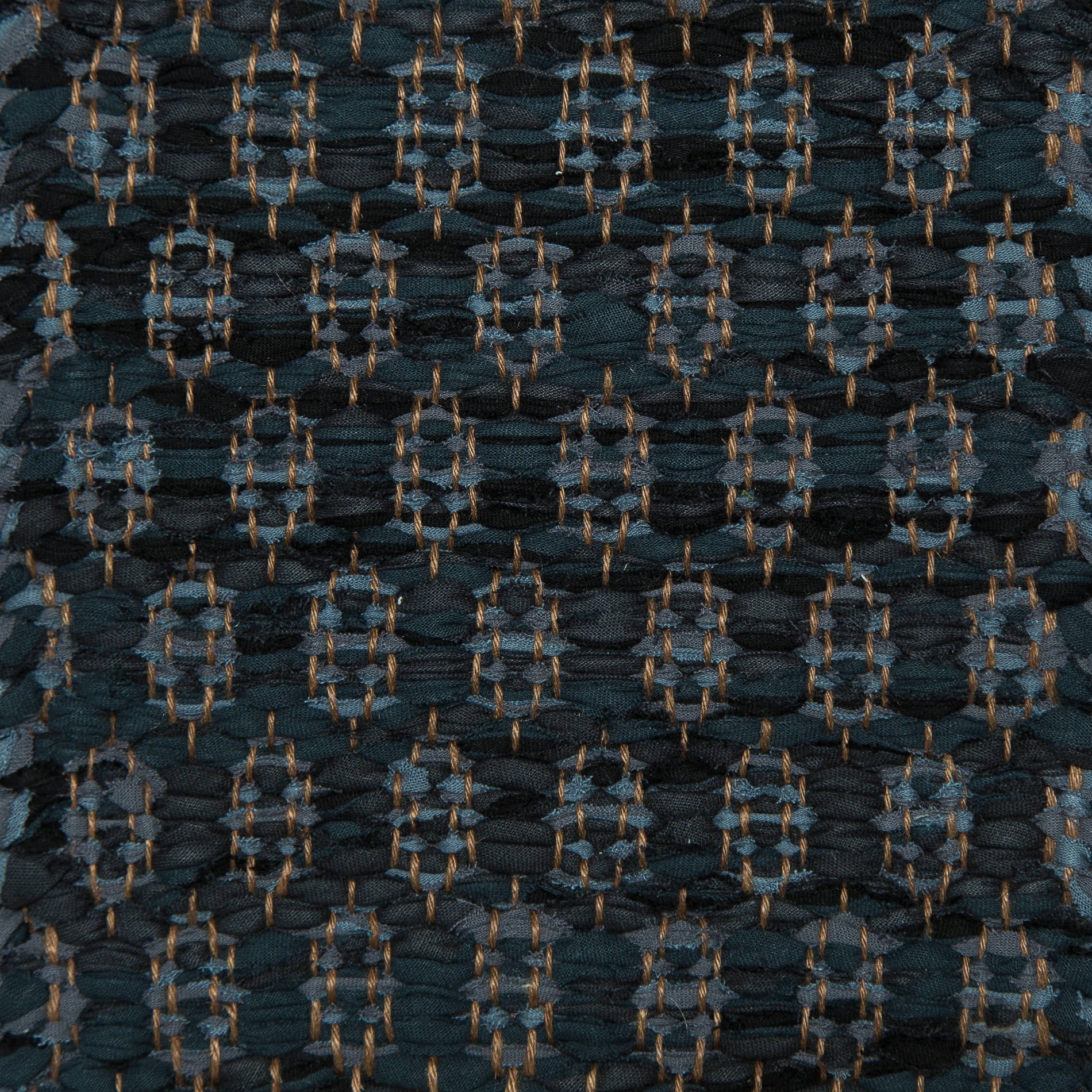 <p>Honeycombs, main dark grey mix 167, 166, 170, inside grey mix 164, 169 on the brown yarn</p>