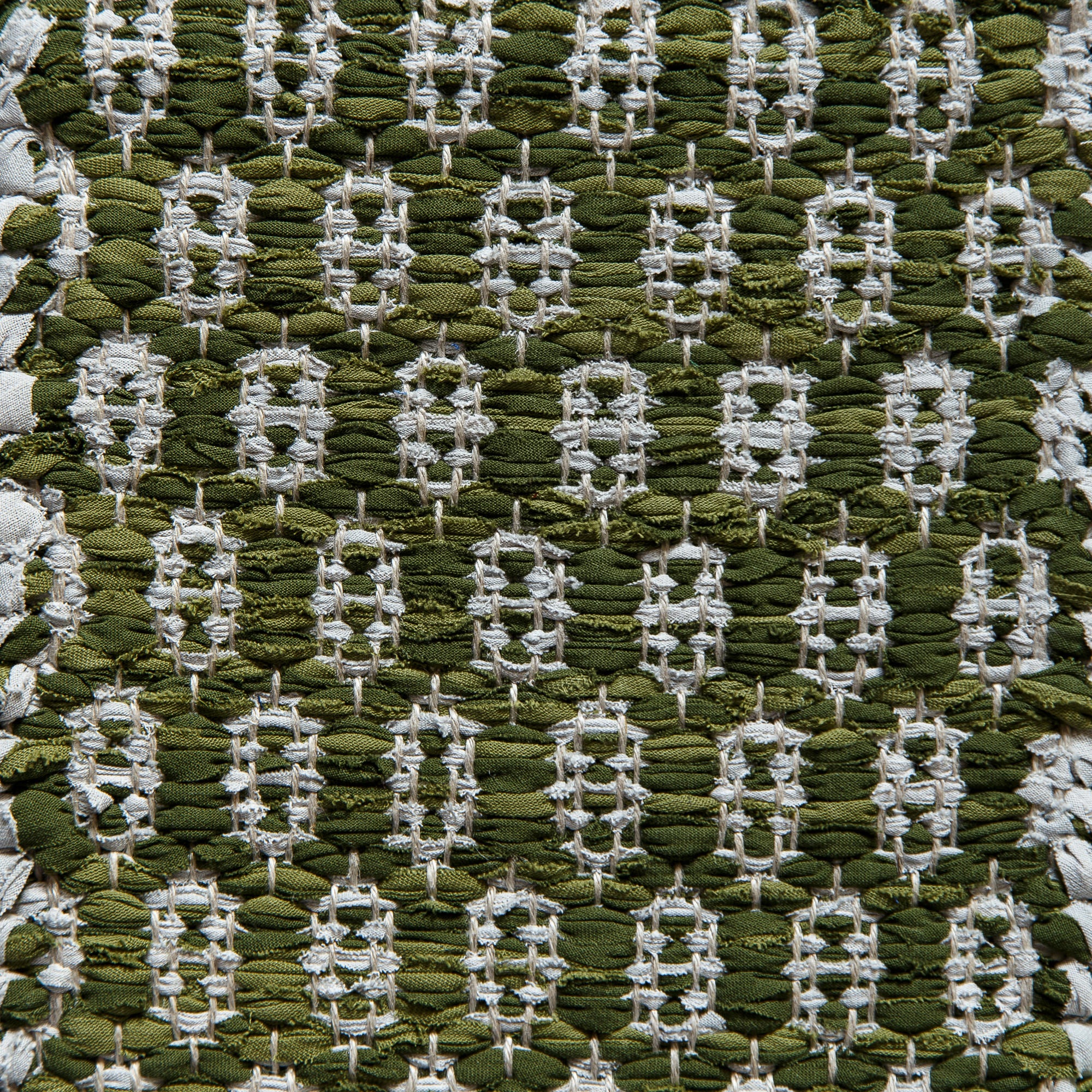 <p>Honeycombs, main green mix 467, 468, inside grey mix 120, 124 on the natural yarn</p>