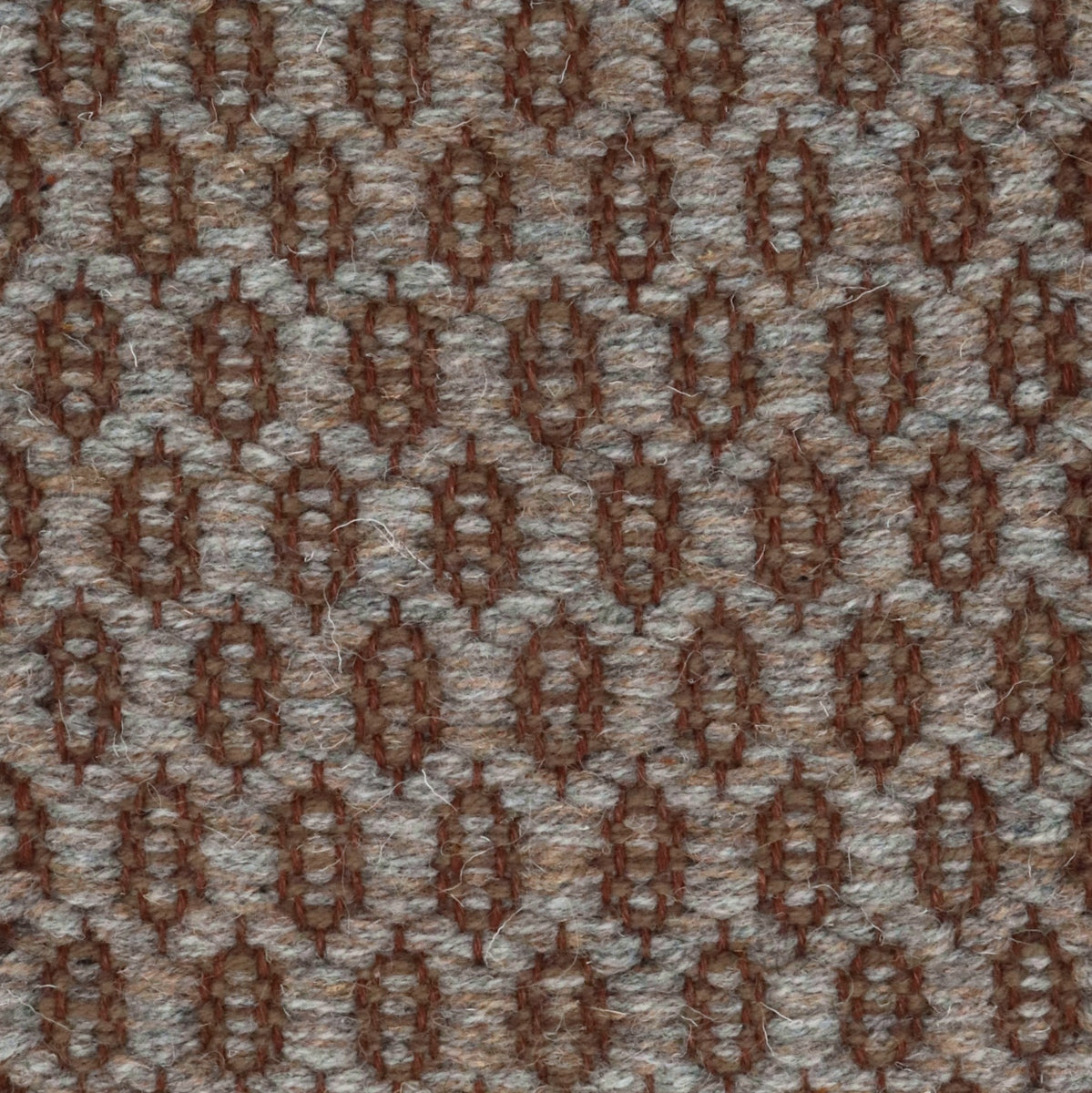 <p>Honeycombs, main grey mix 04, 11, inside brown mix 6017, 6005 on the dark brown yarn</p>