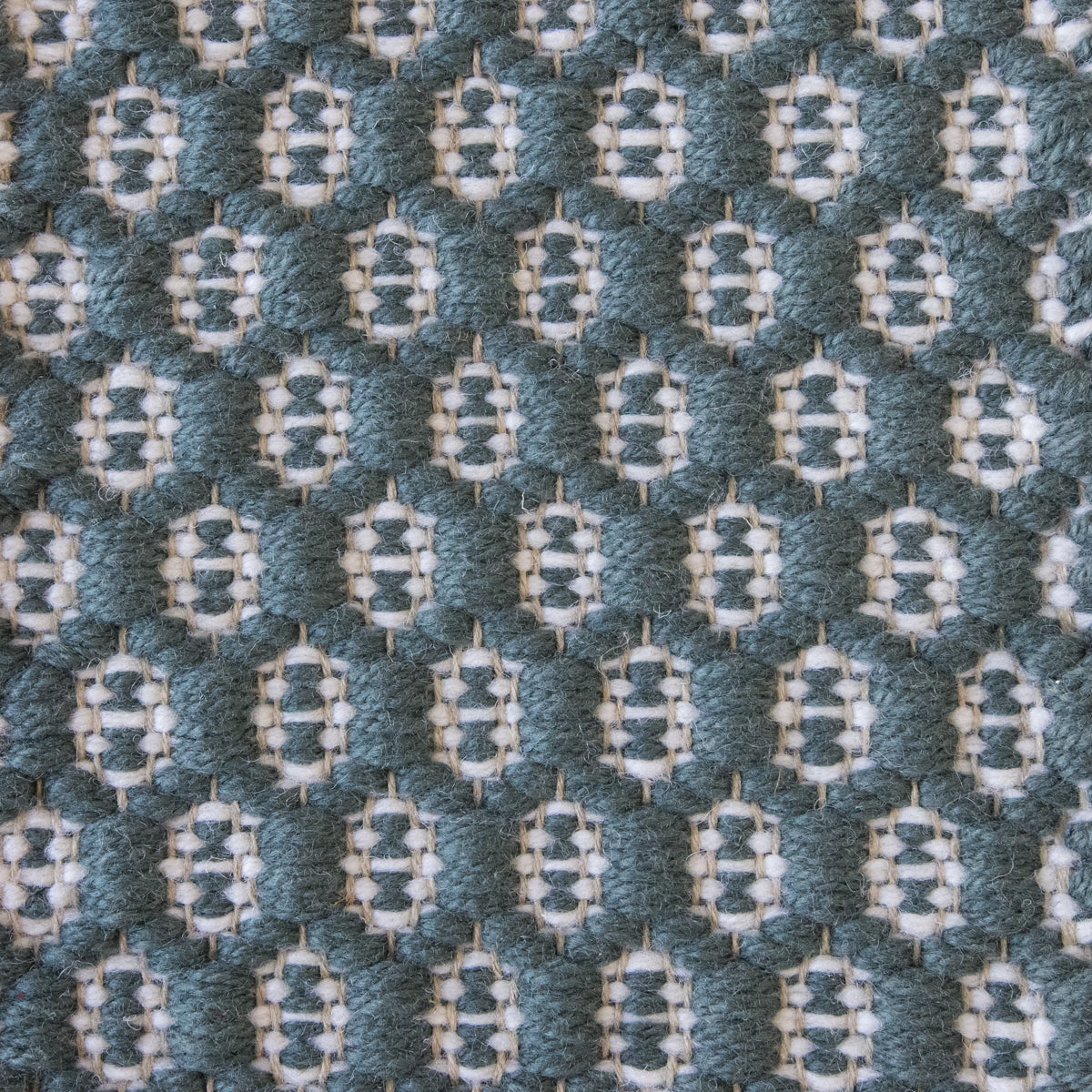 <p>Honeycombs, main light blue CH3424, inside white CH044 on the natural yarn</p>