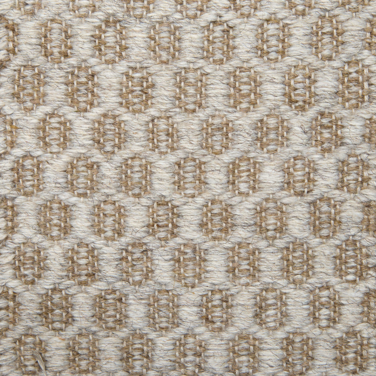<p>Honeycombs, main light grey 12, inside brown 02 on the natural yarn</p>