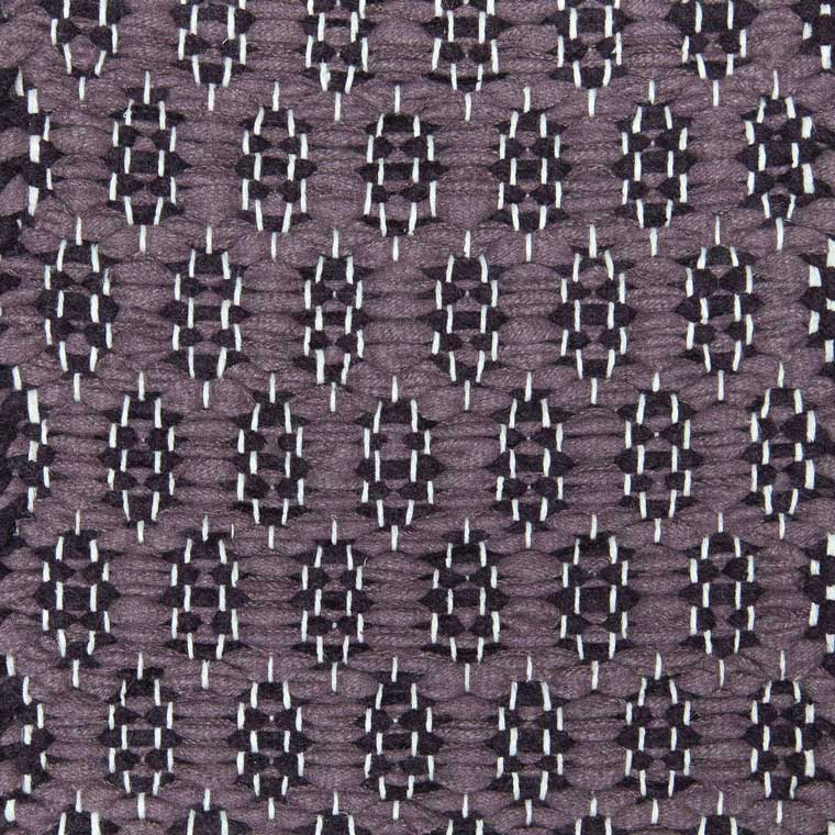 <p>Honeycombs, main lilac 0449, inside purple 0496 on the white yarn</p>
