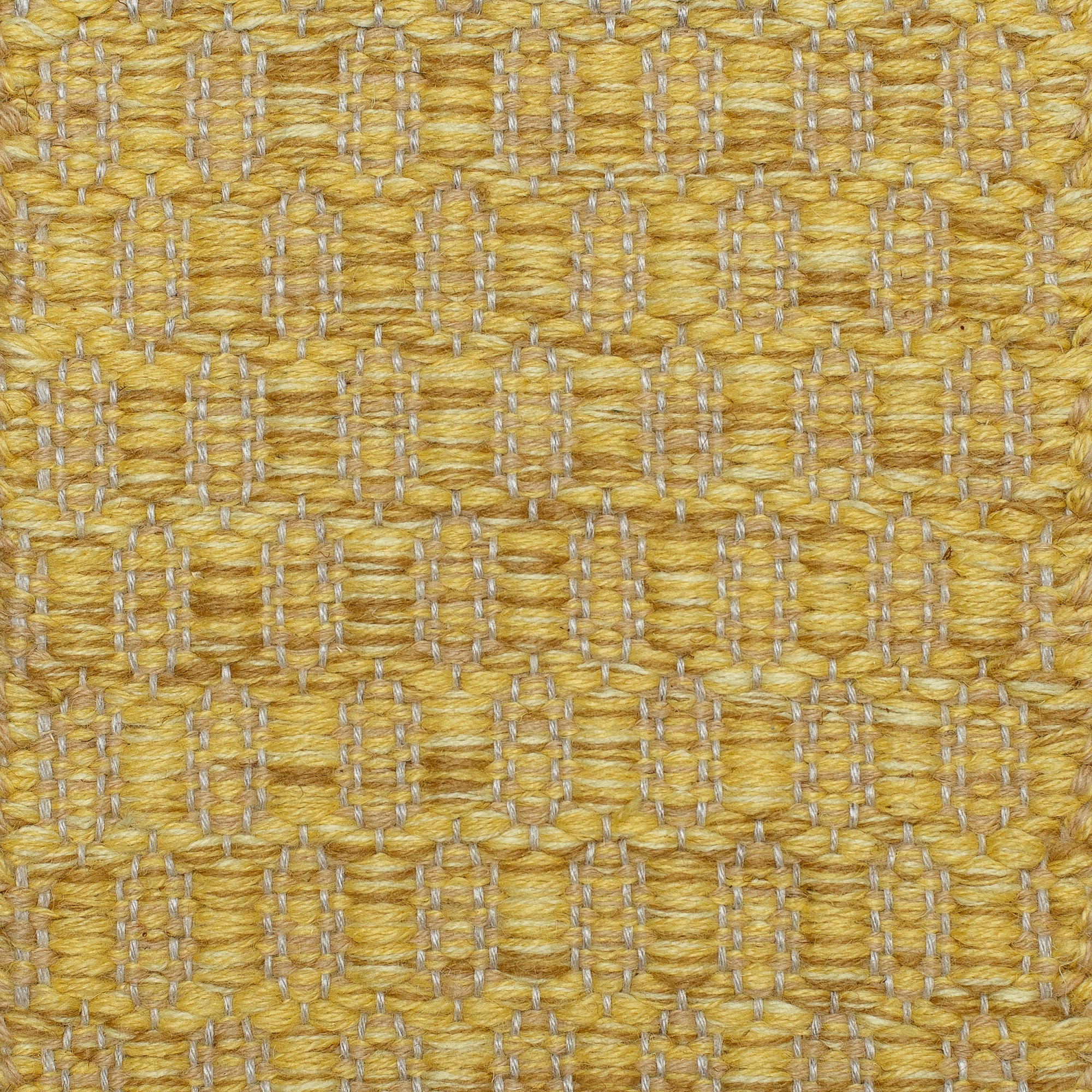 <p>Honeycombs, main yellow mix 2002 (50%), 2006 (25%), 6004 (25%), inside yellow mix 6003, 2002 on the natural yarn</p>