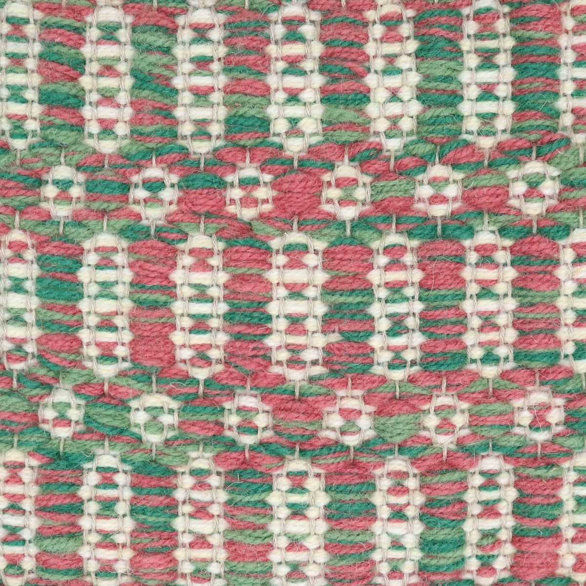 <p>Columns, main mix 3010 (50%), 4006, 4008, inside white mix 1023, 6023 on the natural yarn</p>