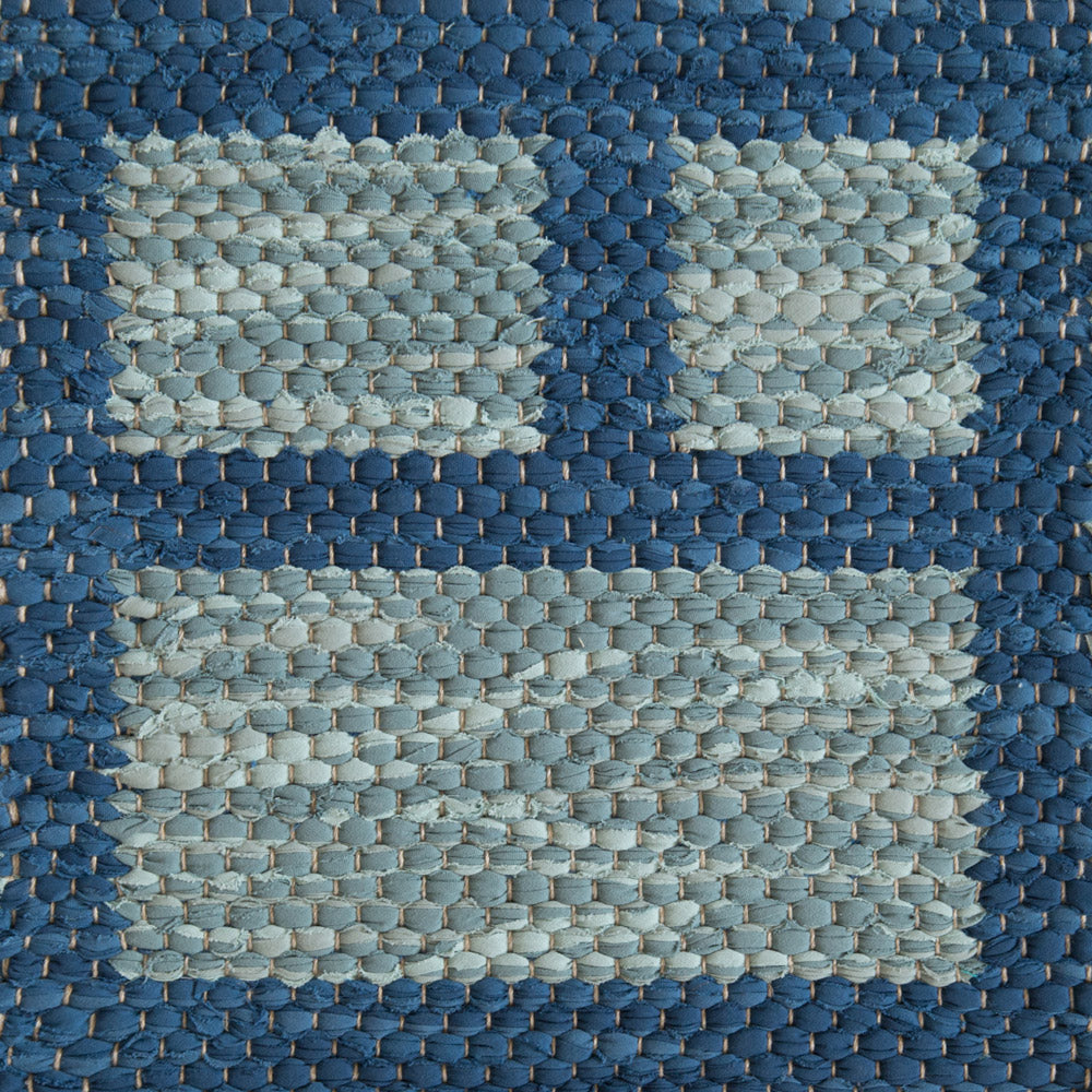 <p><meta charset="UTF-8"><a id="fancybox-right"></a><span class="fancy-ico" id="fancybox-right-ico"></span></p>
<div id="fancybox-title" class="fancybox-title-inside"></div>
<div class="fancybox-title-inside">
<div class="fancybox-title-inside" id="fancybox-title">
<meta charset="UTF-8">
<span>CORNICI created by Ami Katz, frame blue mix 518, 519, effect 404, squares turquoise mix 411, 433, effect 406 on the natural yarn</span><br>
</div>
<br>
</div>