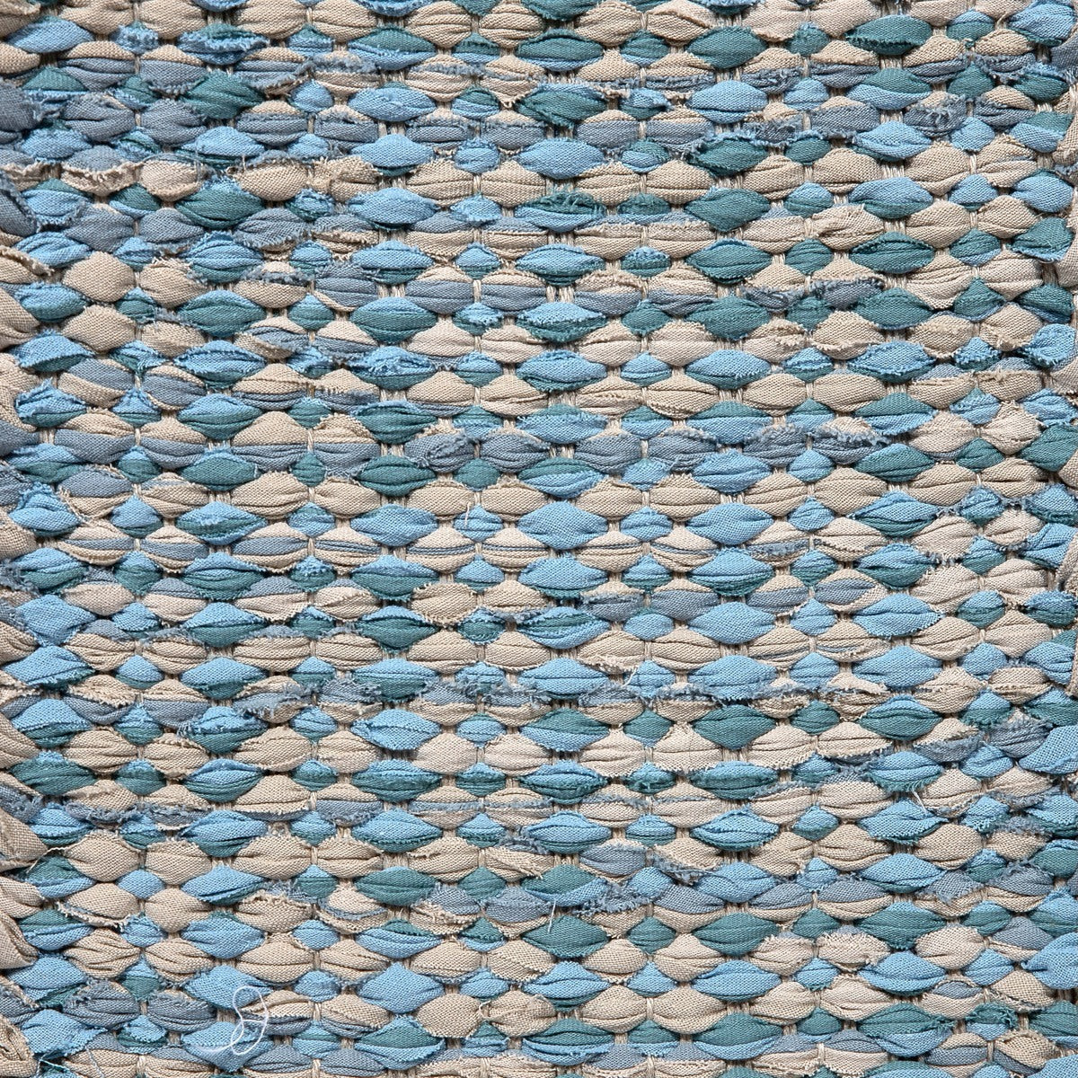 <p>Irregular Draell, 1 row turquoise mix 411, 501, 2 row grey beige mix 126, 2200, 2200 light on the natural</p>