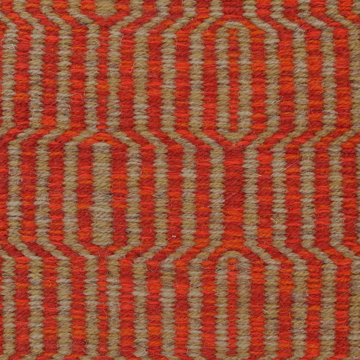 <p>Jazz, 1 row - beige mix 02, 6014, 6004, 2 row - red mix 8153, 3005, CH055 on the natural yarn</p>
