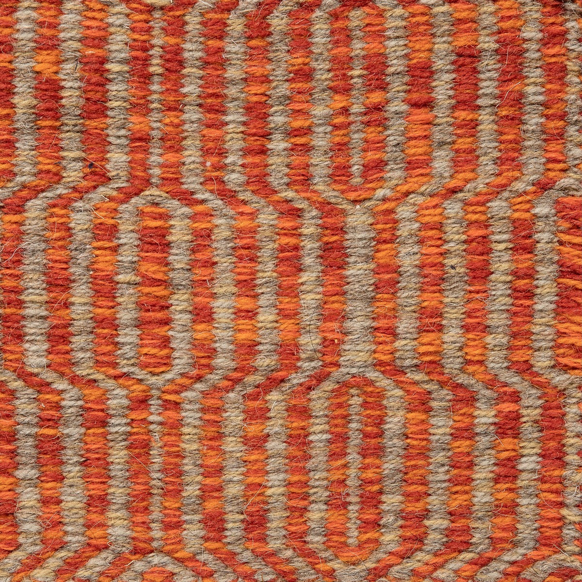 <p>Jazz, 1 row - beige mix 02, 6014, 6004, 2 row - red mix 8153, 3005, CH055 on the natural yarn</p>