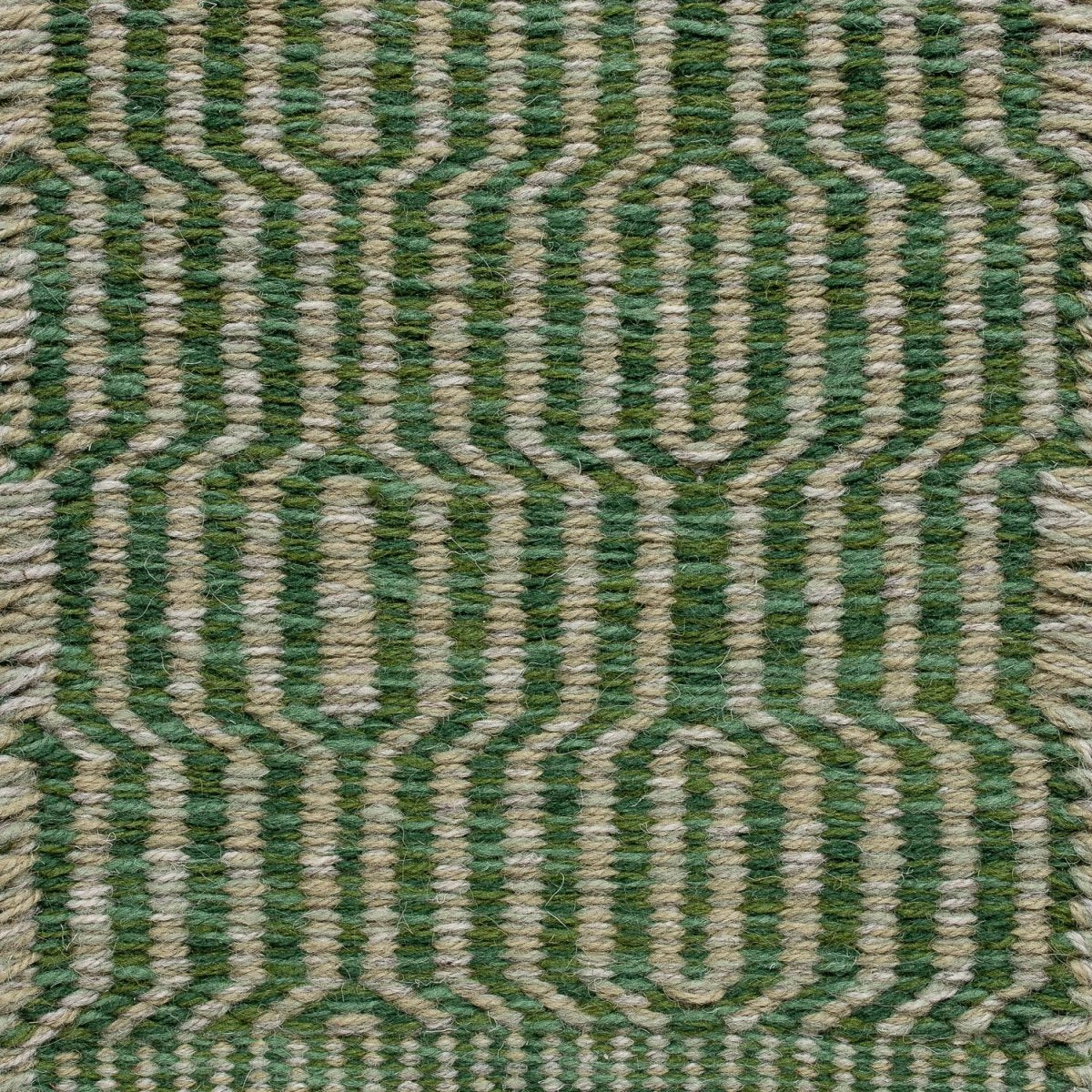 <p>Jazz, 1 row - green mix 4006, 4011, CH015, 2 row - light green mix 12, 4012, CH016 on the natural yarn</p>