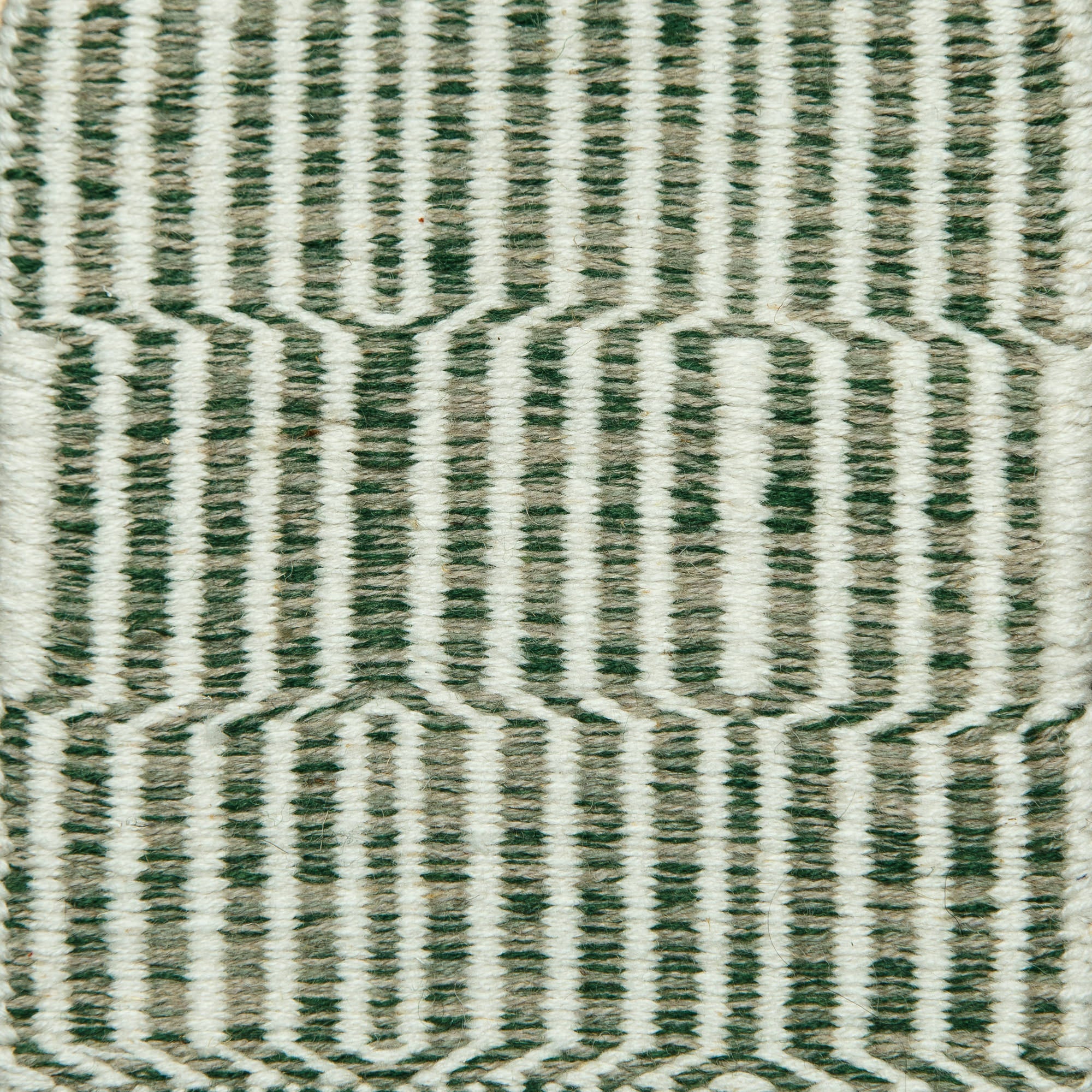 <p>Jazz, 1 row - green mix CH017, 1011, 1025, 2 row - white 1023 on the brown yarn</p>