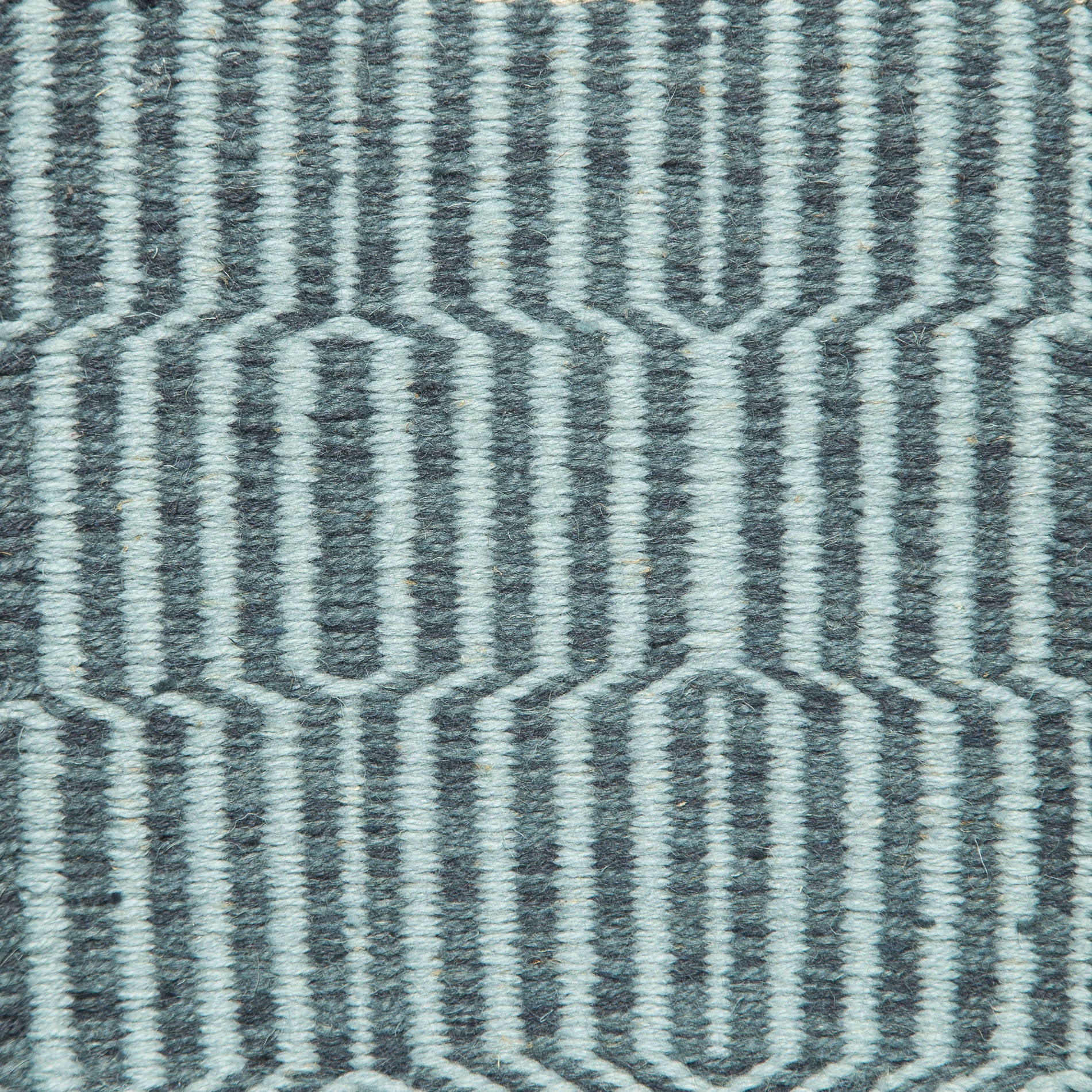 <p>Jazz, 1 row - light blue 5012, 2 row - mix CH3424, 504 on the natural yarn</p>