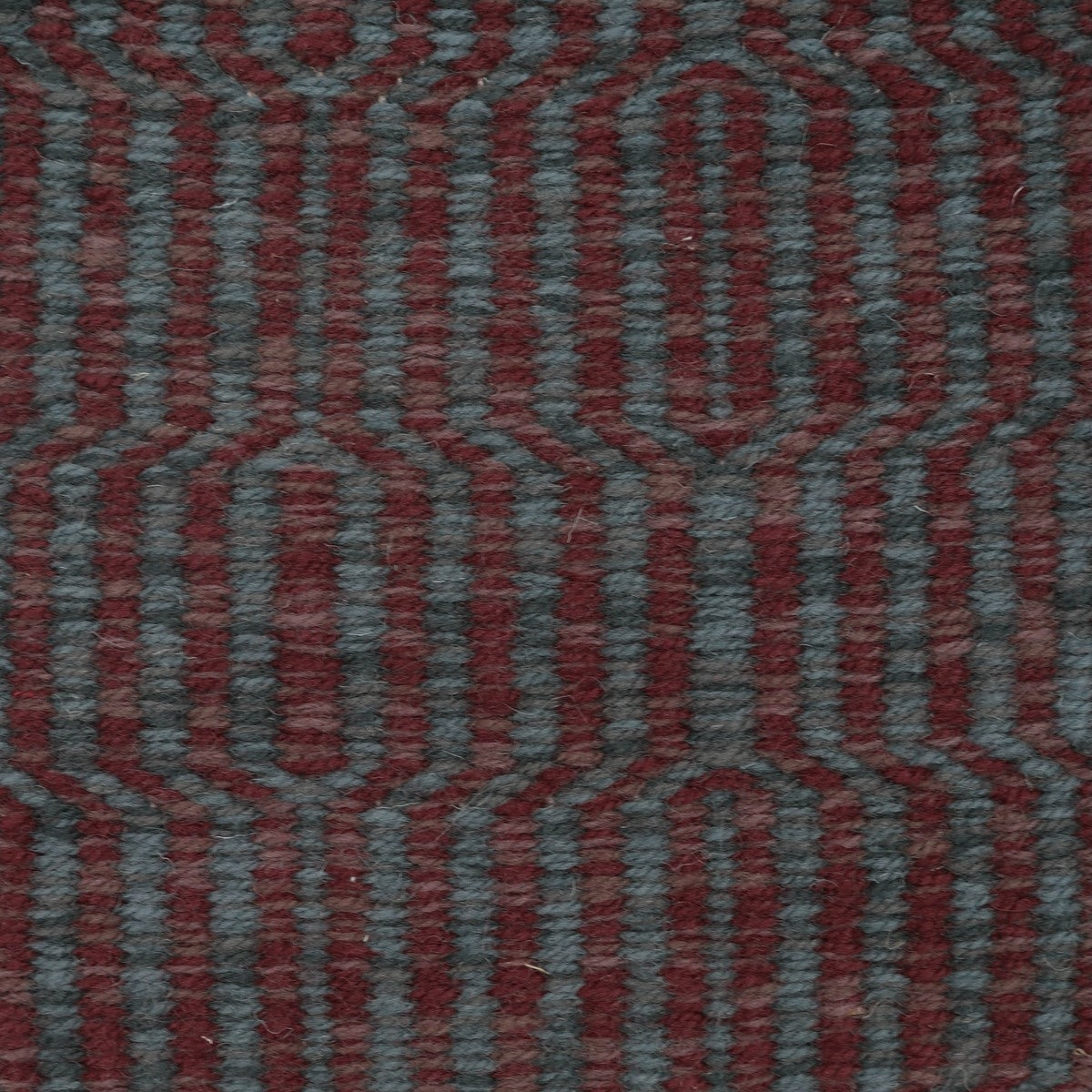 <p>Jazz, 1 row - plum 6005, ch009, ch5226, 2 row - black-blue 6020, 262, 1005, 504 on the natural yarn</p>