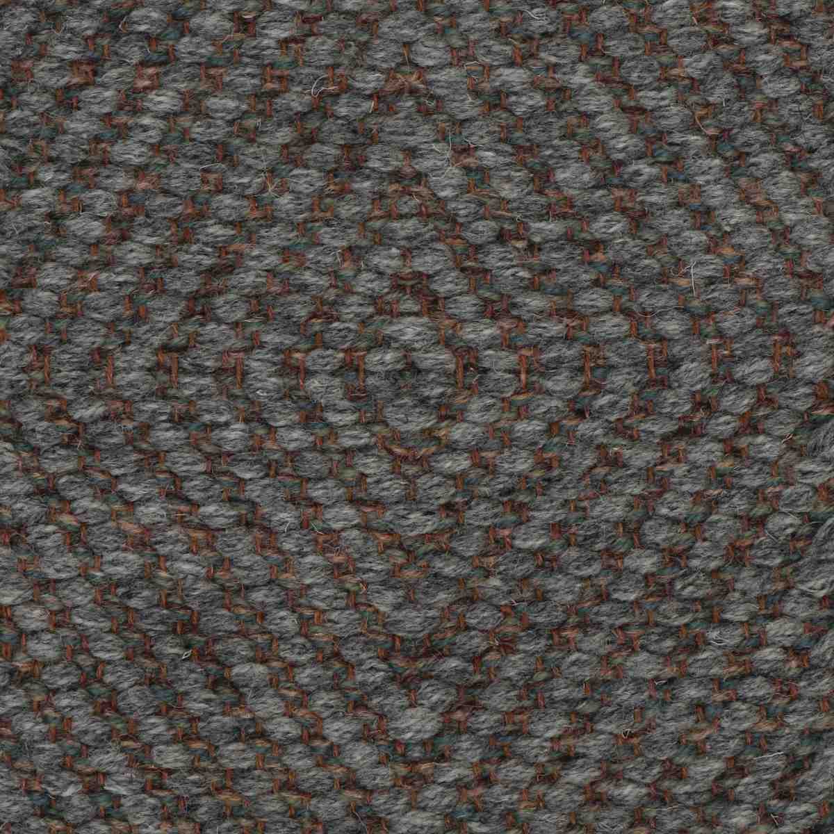 <p>Large Dual Diamond Twiill, 1 row - grey mix 04, 08, 2 row - mix of 1025, 17, 02, CH3424 on the brown yarn</p>