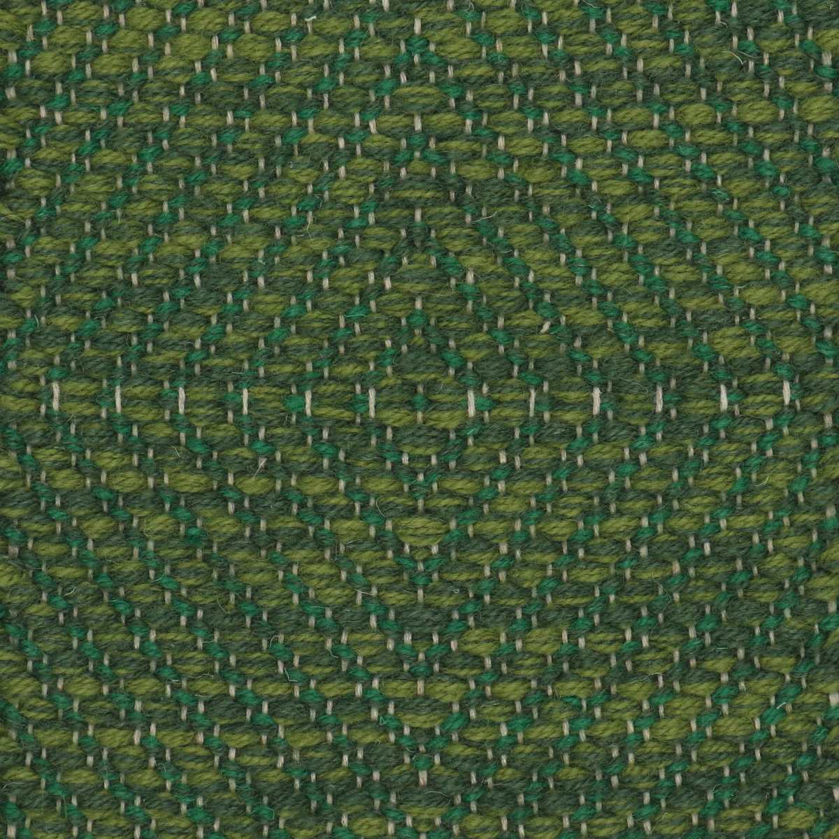 <p>Large Dual Diamond Twill, main green mix CH015, 4011, inside green mix 4011, 4007	on the natural yarn</p>