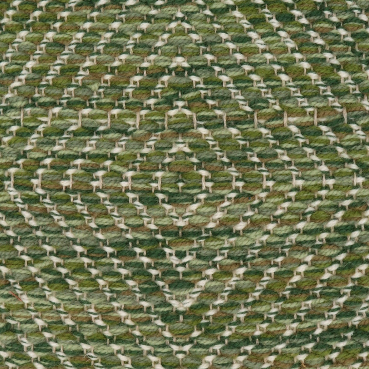 <p>Large Dual Diamond Twill, main mix 1025, 4015, CH015, 4011, 8197 (1 thr.), inside mix CH044, 4011 on the natural yarn</p>