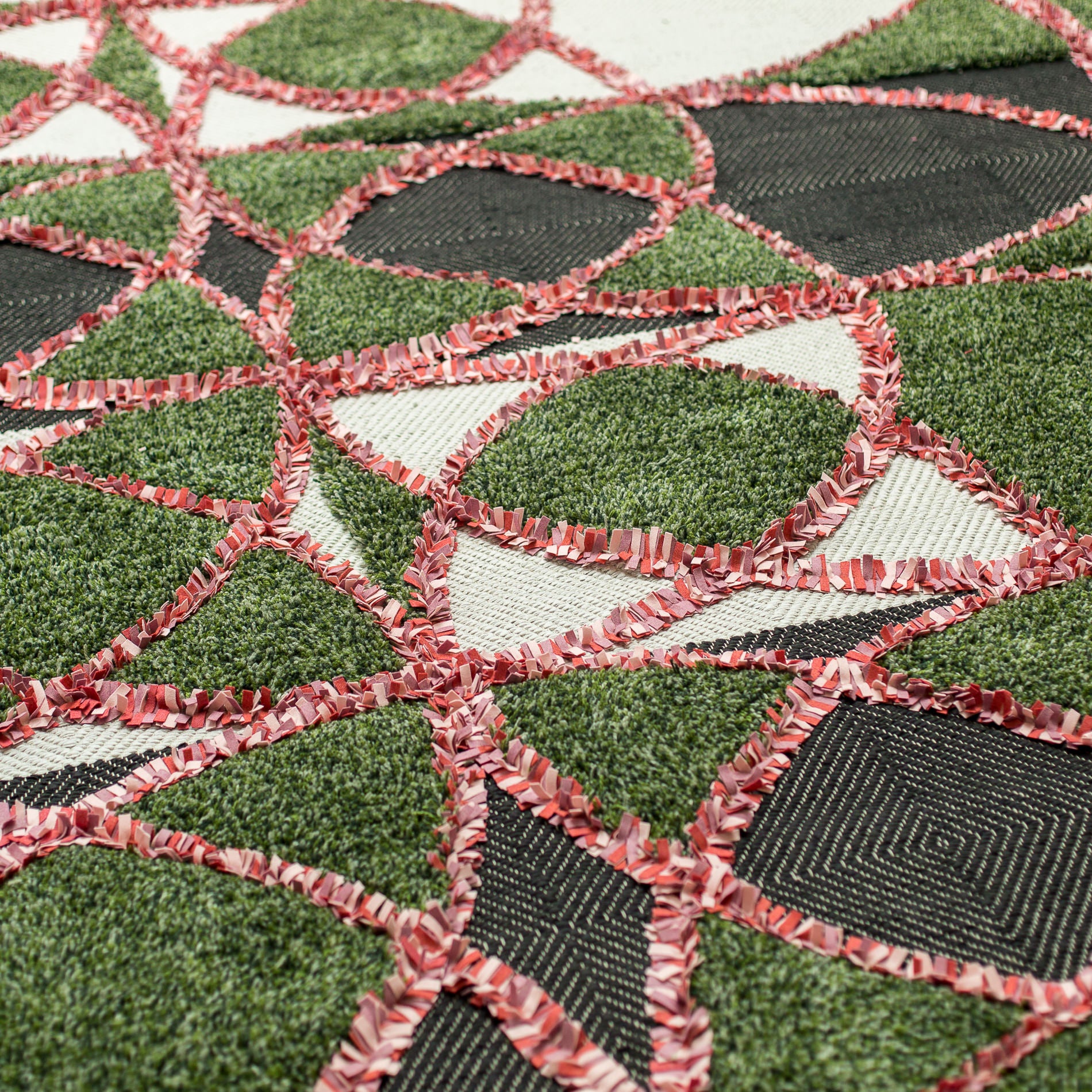 Loro Rya – Green & Pink – Vandra Rugs