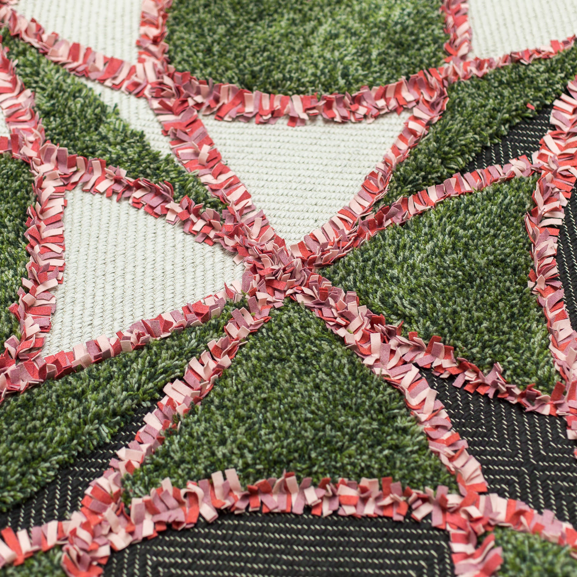 Loro Rya – Green & Pink – Vandra Rugs