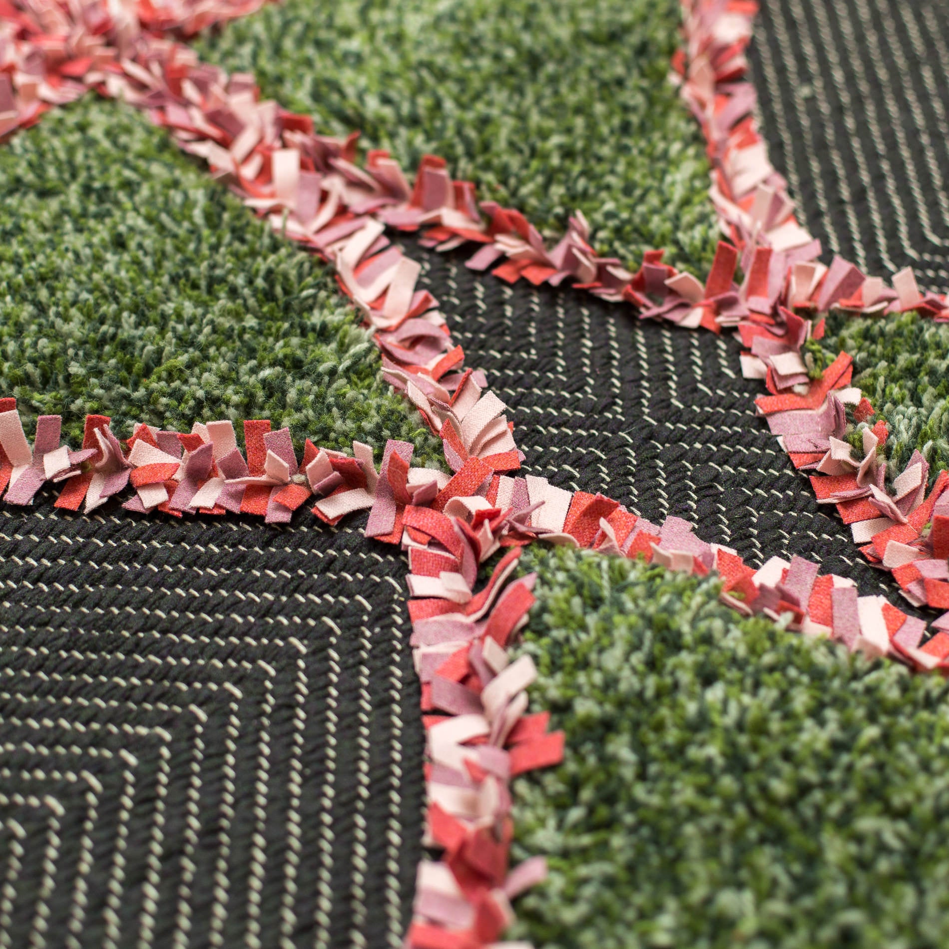 Loro Rya – Green & Pink – Vandra Rugs