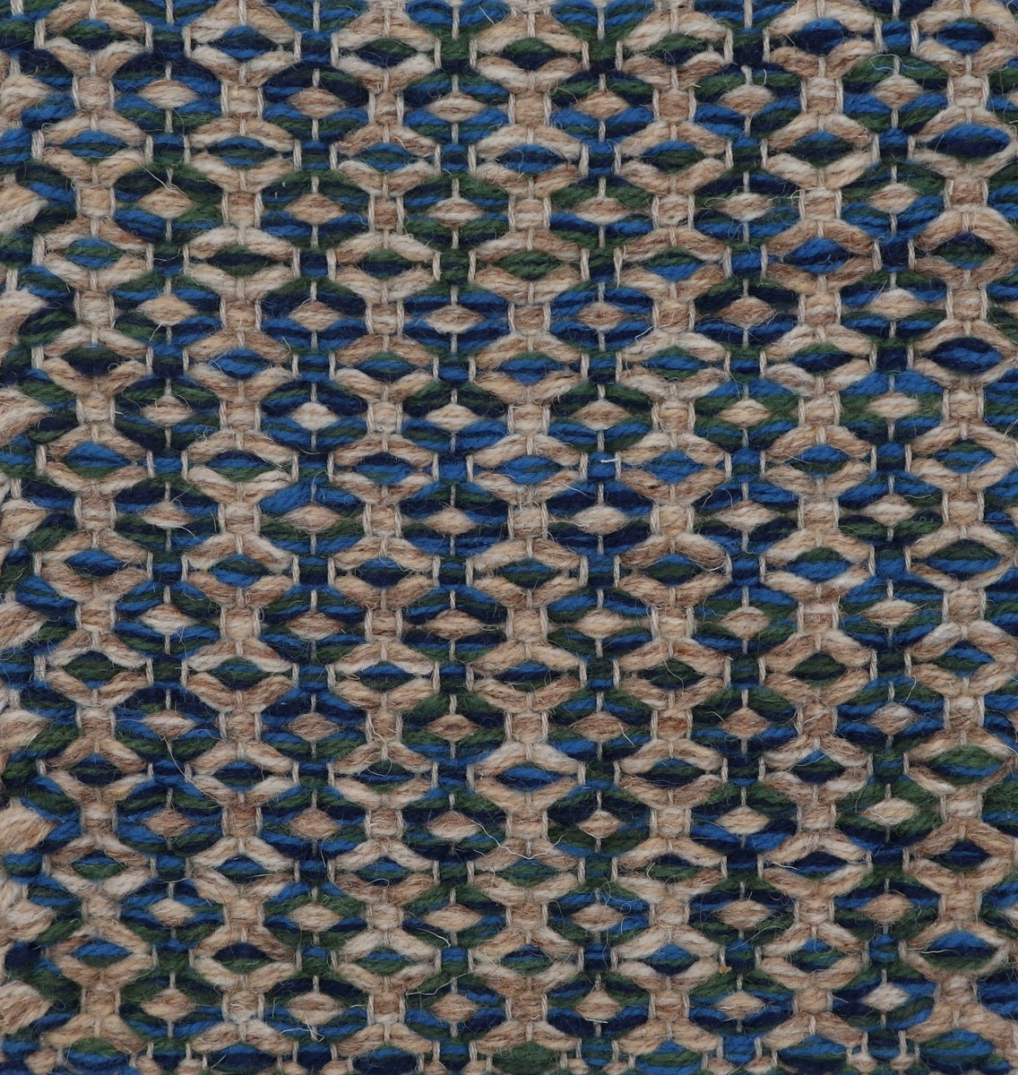 <p>Merezehka, 1 row blue-green mix 5004, CH014, 4011, CH017; row 2 beige 03, 02, 12 on the natural yarn</p>