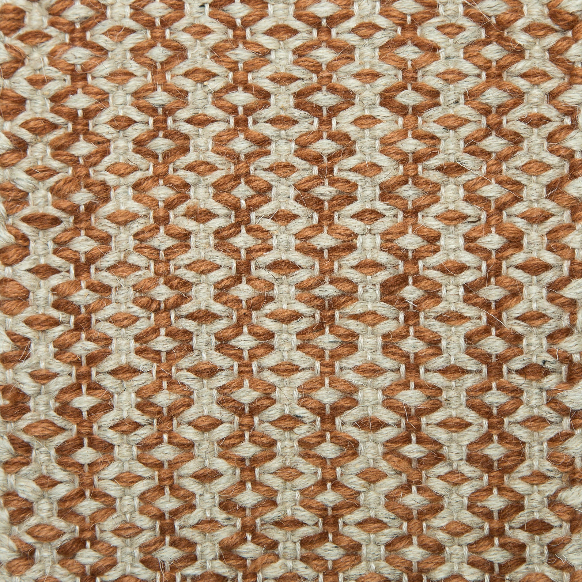 <p>Merezhka, 1 row - beige 12, 2 row - brown mix 6002, 6008 on the natural yarn</p>