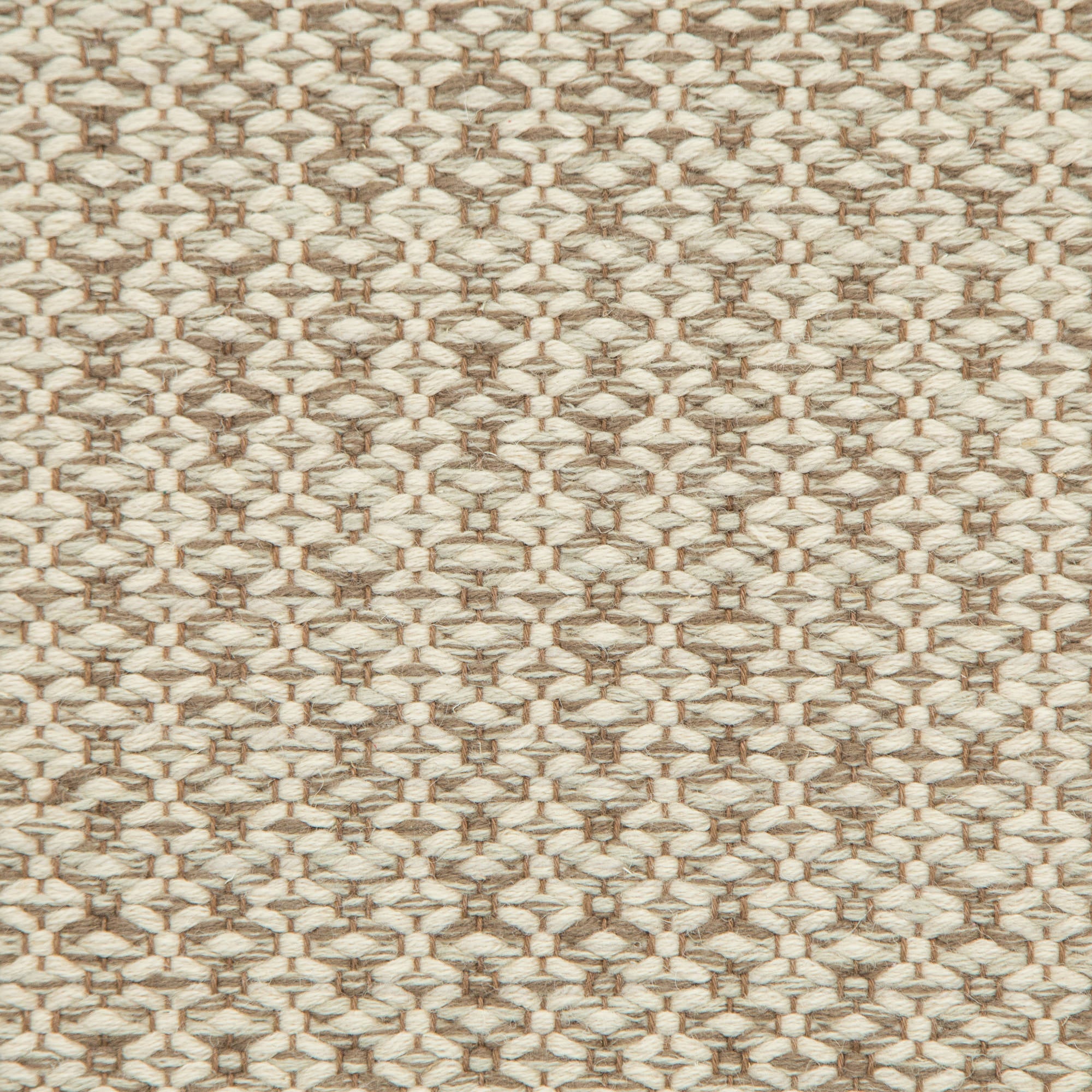 <p>Merezhka, 1 row - beige 6040, 2 row - beige-brown mix 6014, 6017 on the brown yarn</p>