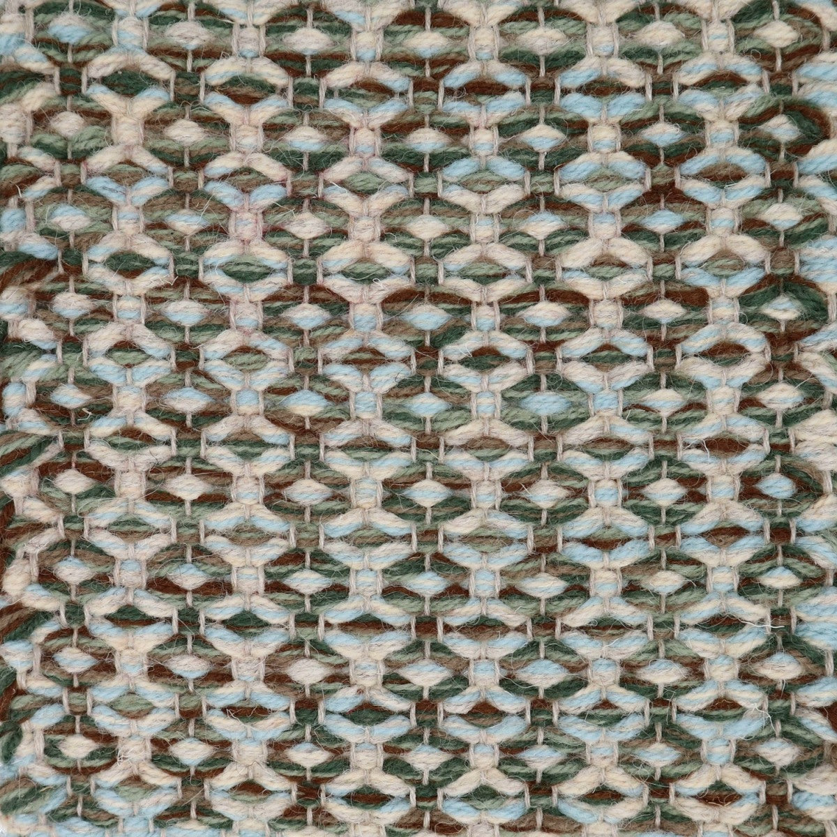 <p>Merezhka, 1 row - beige-blue mix 07, 12, 5012, 2 row - brown-green mix CH4225, 6017, CH017, 1025 on the natural yarn</p>