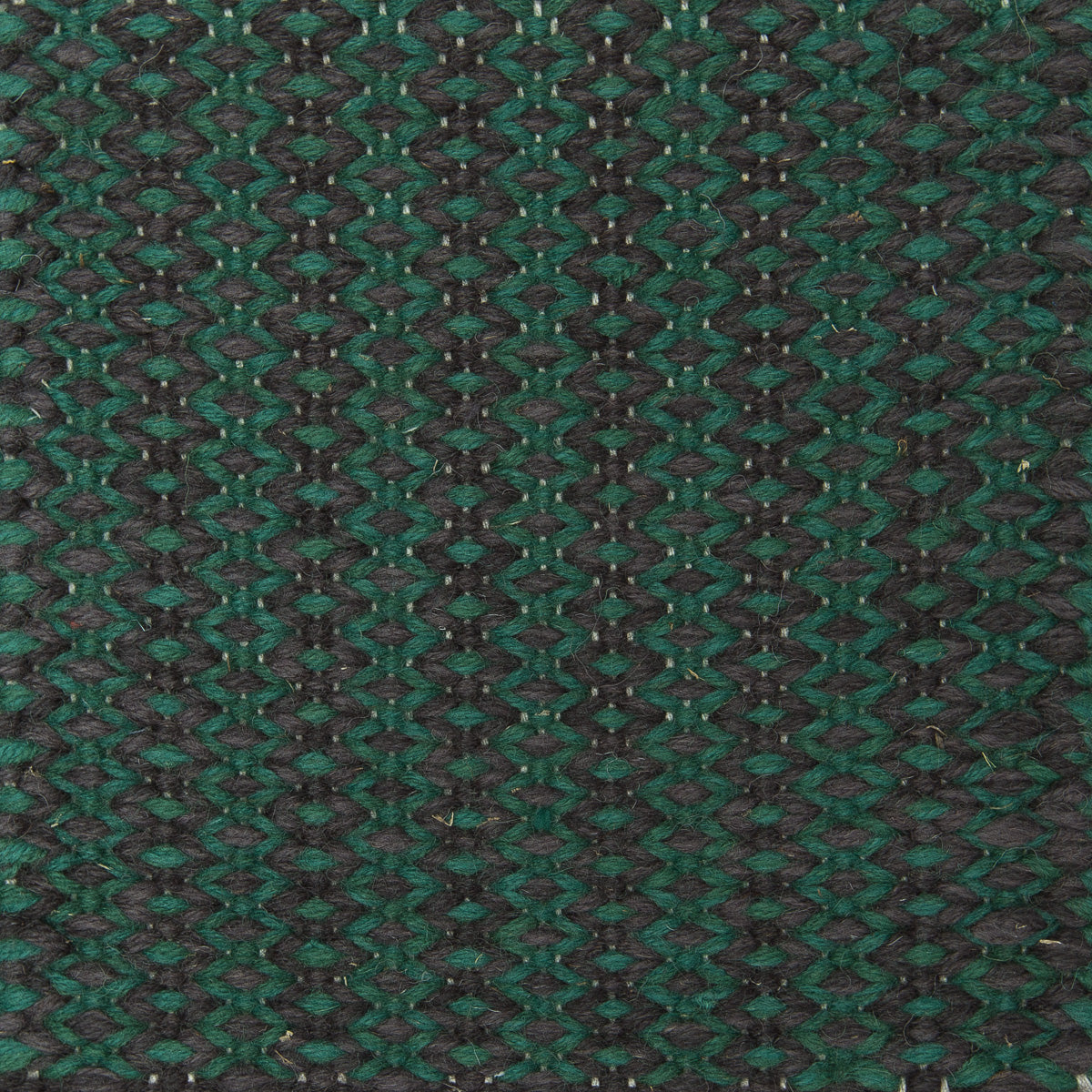 <p>Merezhka, 1 row - dark green mix 4007, 4008, 2 row - dark grey mix 1005, 6020 on the natural yarn</p>