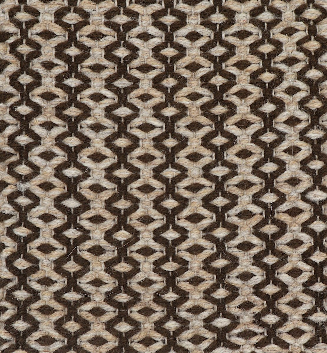 <p>Merezhka, 1 row - light beige mix 12, 03, 2 row - brown CH4326 on the natural yarn</p>