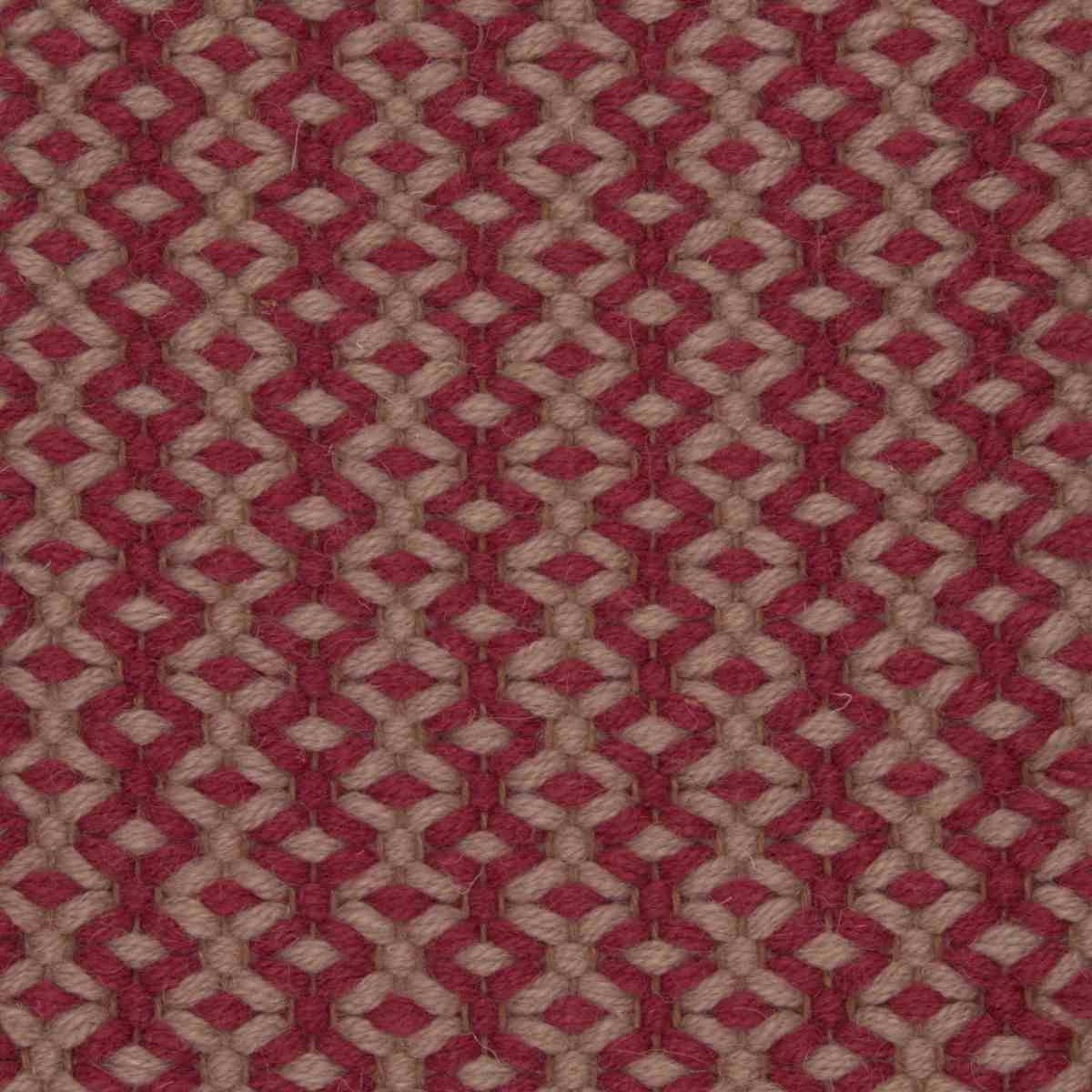 <p>Merezhka, 1 row - red 3011, 2 row - cream 6029 on the brown yarn</p>