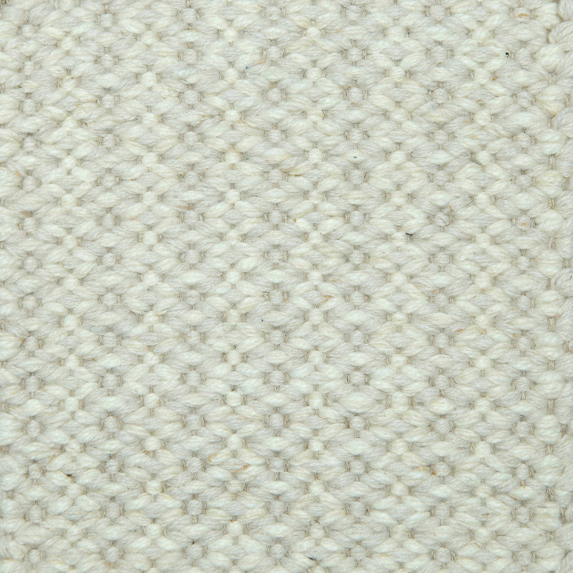 <p>Merezhka, 1 row - white mix CH044, 06, 2 row - white 1023 on the natural yarn</p>