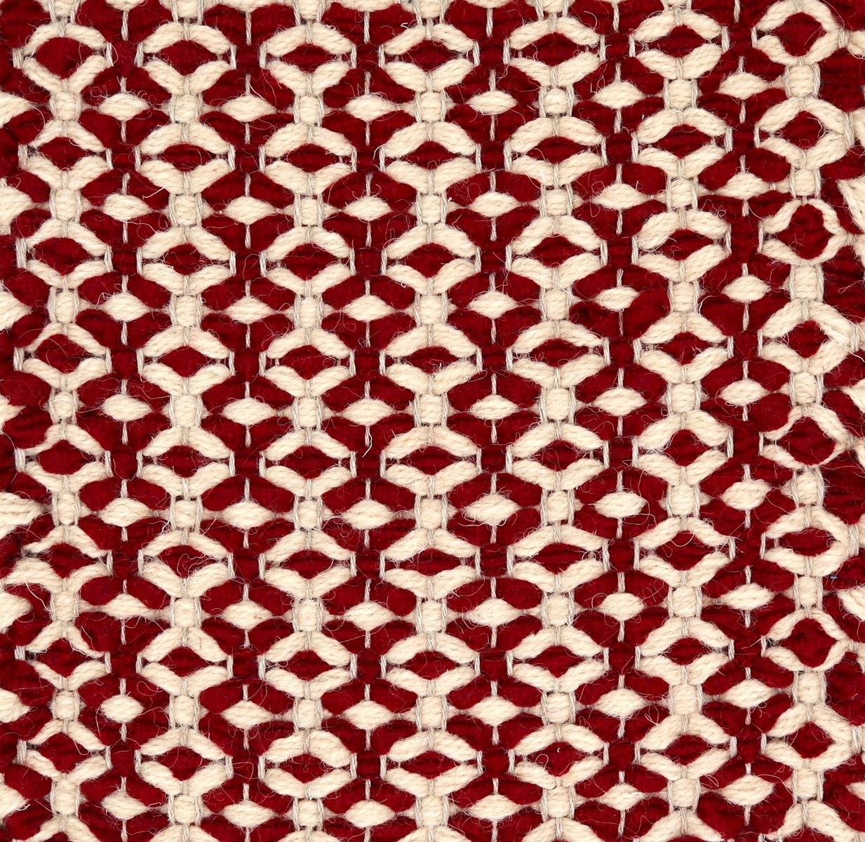 <p>Merezhka, 1 row - wine 0502, 2 row - cream 07 on the natural yarn</p>
